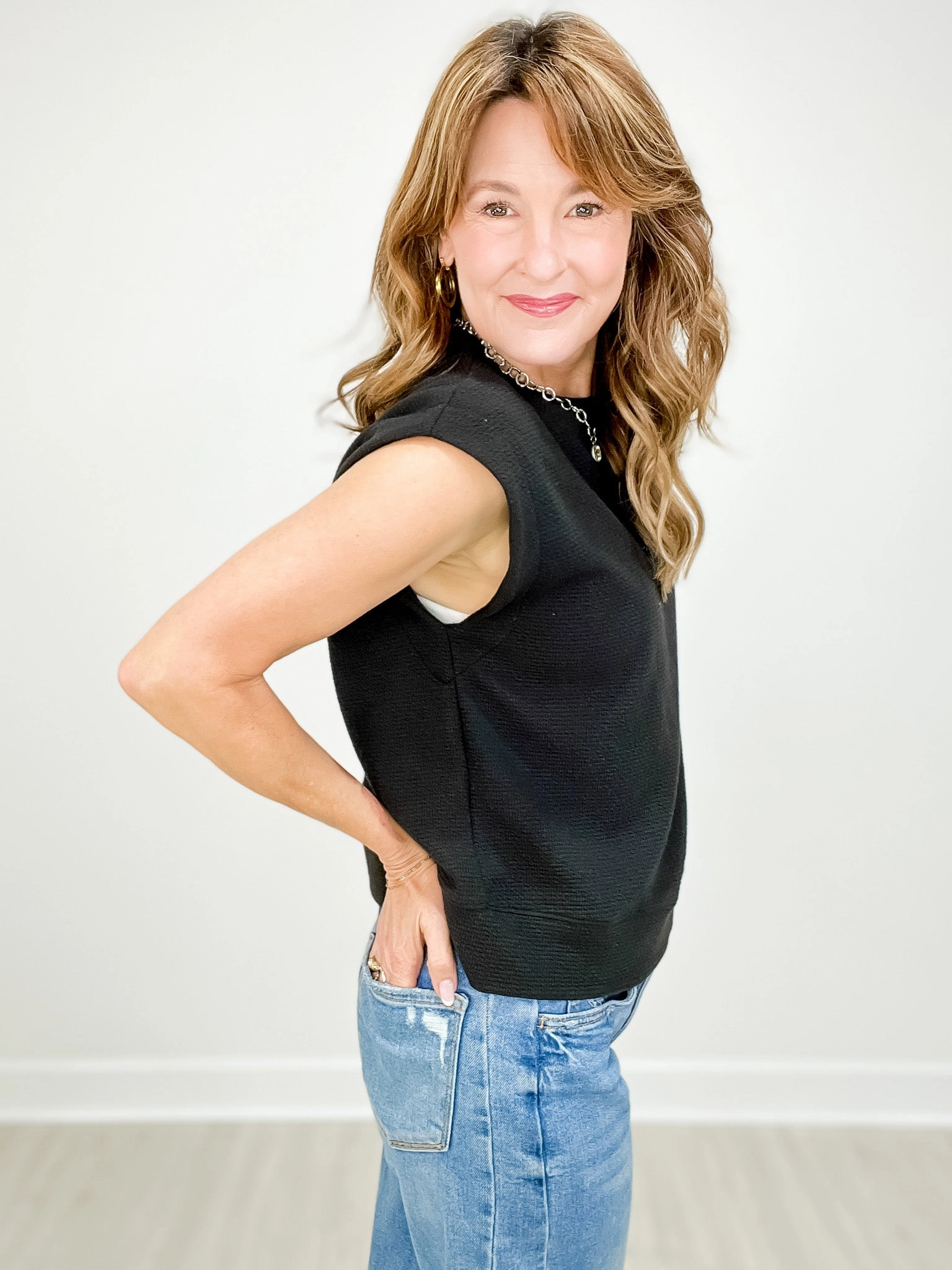 Cloudy Knit Round Neck Sleeveless Muscle Top Interlock Stitch Detail