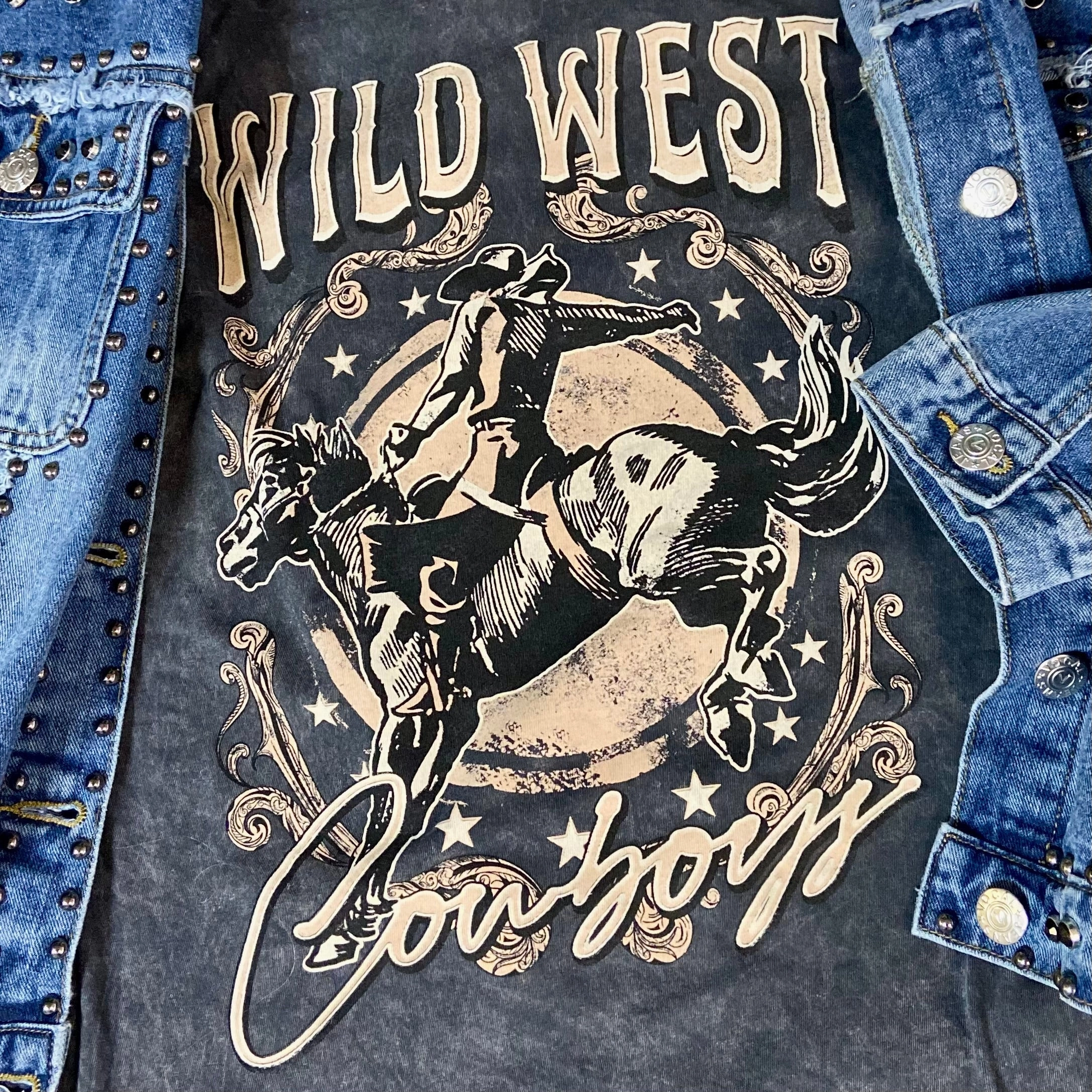Wild West Cowboys Mineral Washed Tee* Simple Pullover