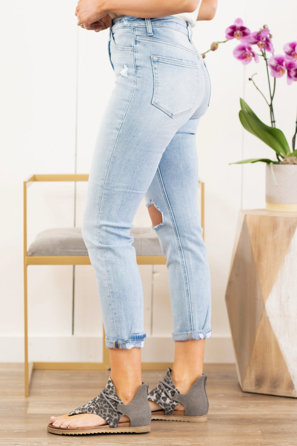 Carefree Rolled Slim Straight Weighted Hemline Durable Rivet Hardware