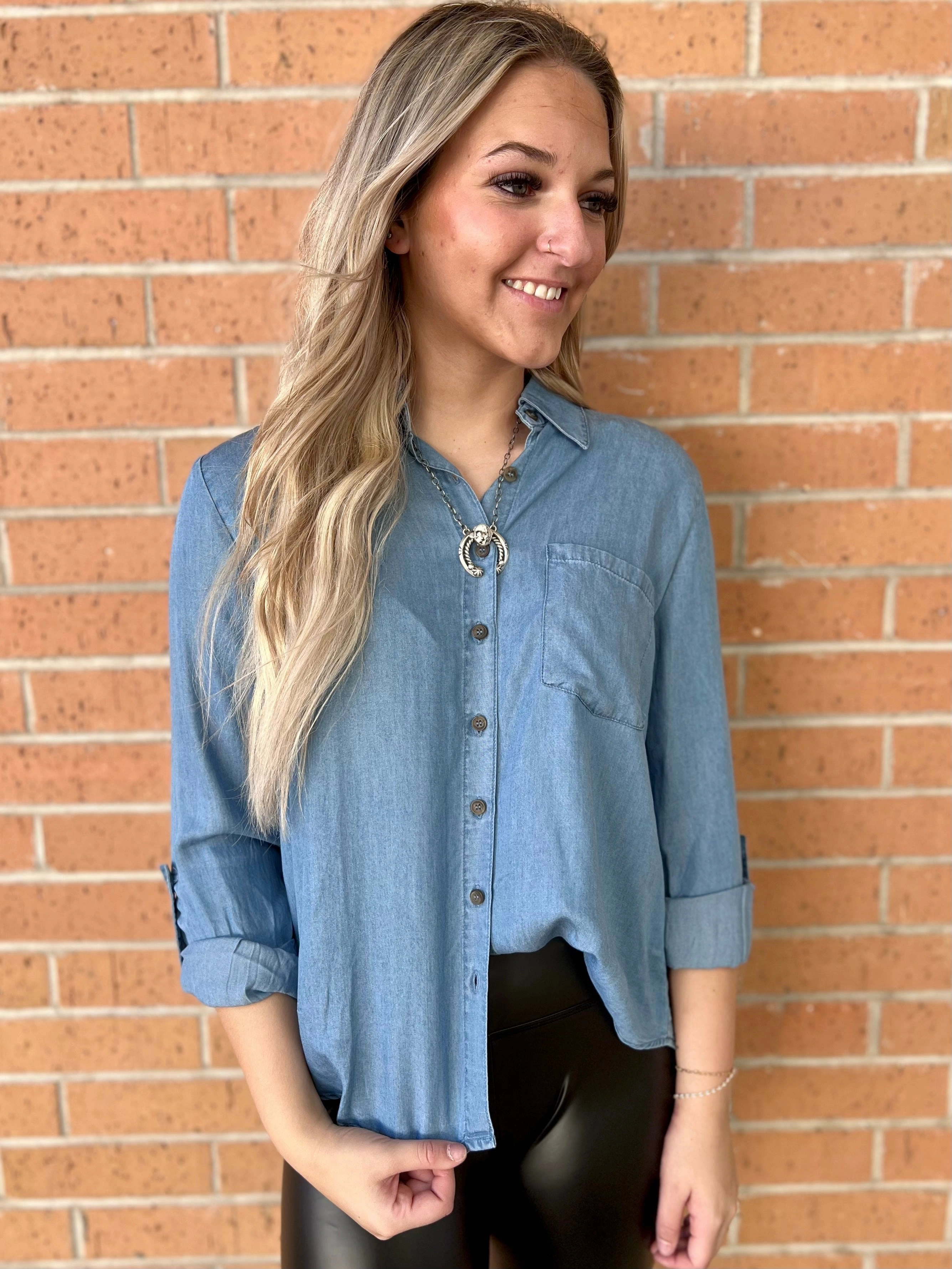 WrinkleFree Weave Chambray Rolled Tab Sleeve Top*
