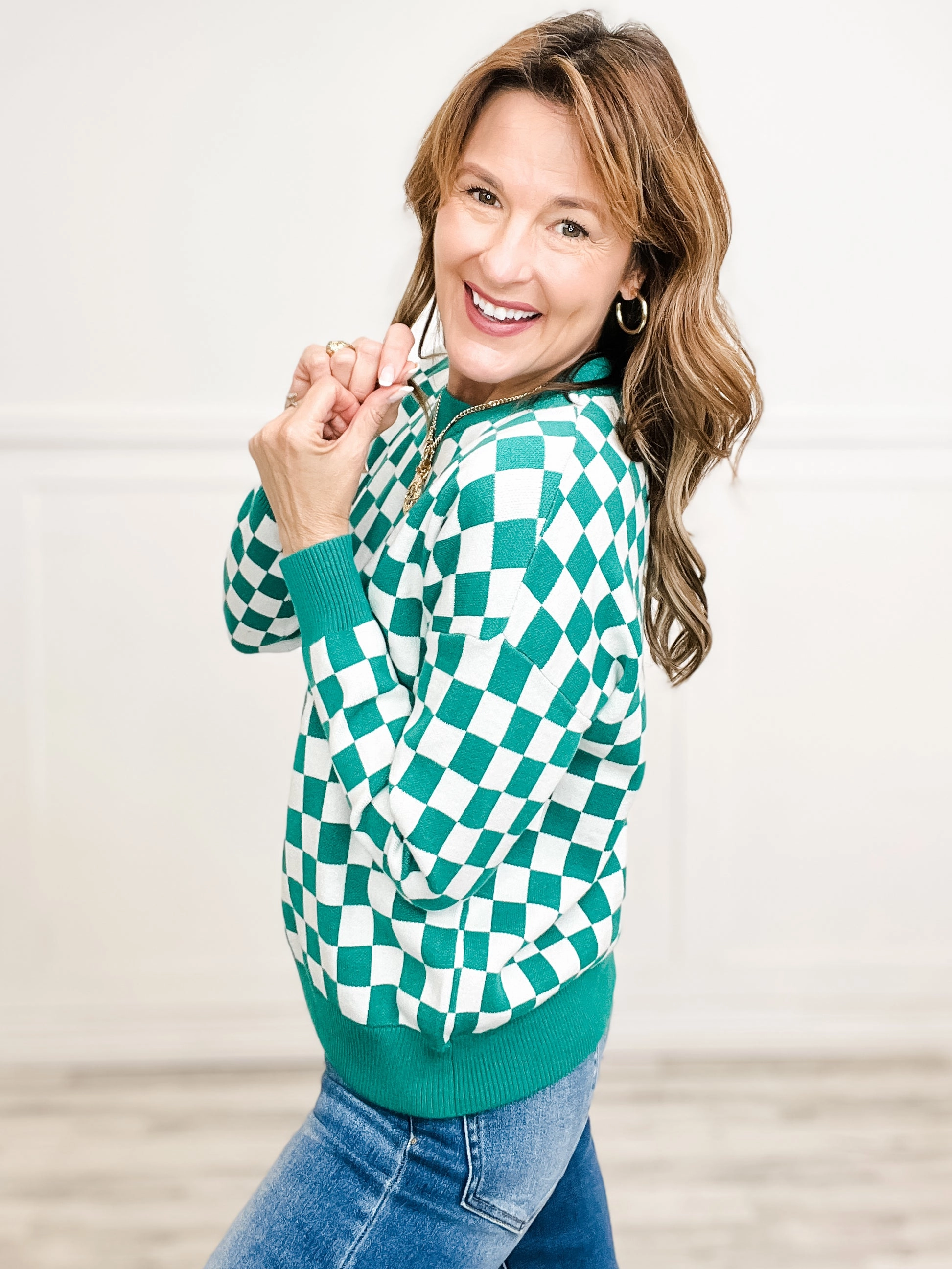 Checkboard Crew Neck Pullover Sweater in Kelly Green Snuggly Design Luxe Wear