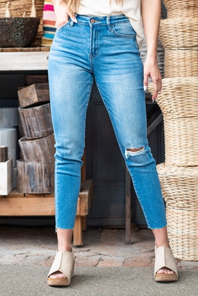 Daily Basic Clean Base Siasta High Rise Distressed Skinny