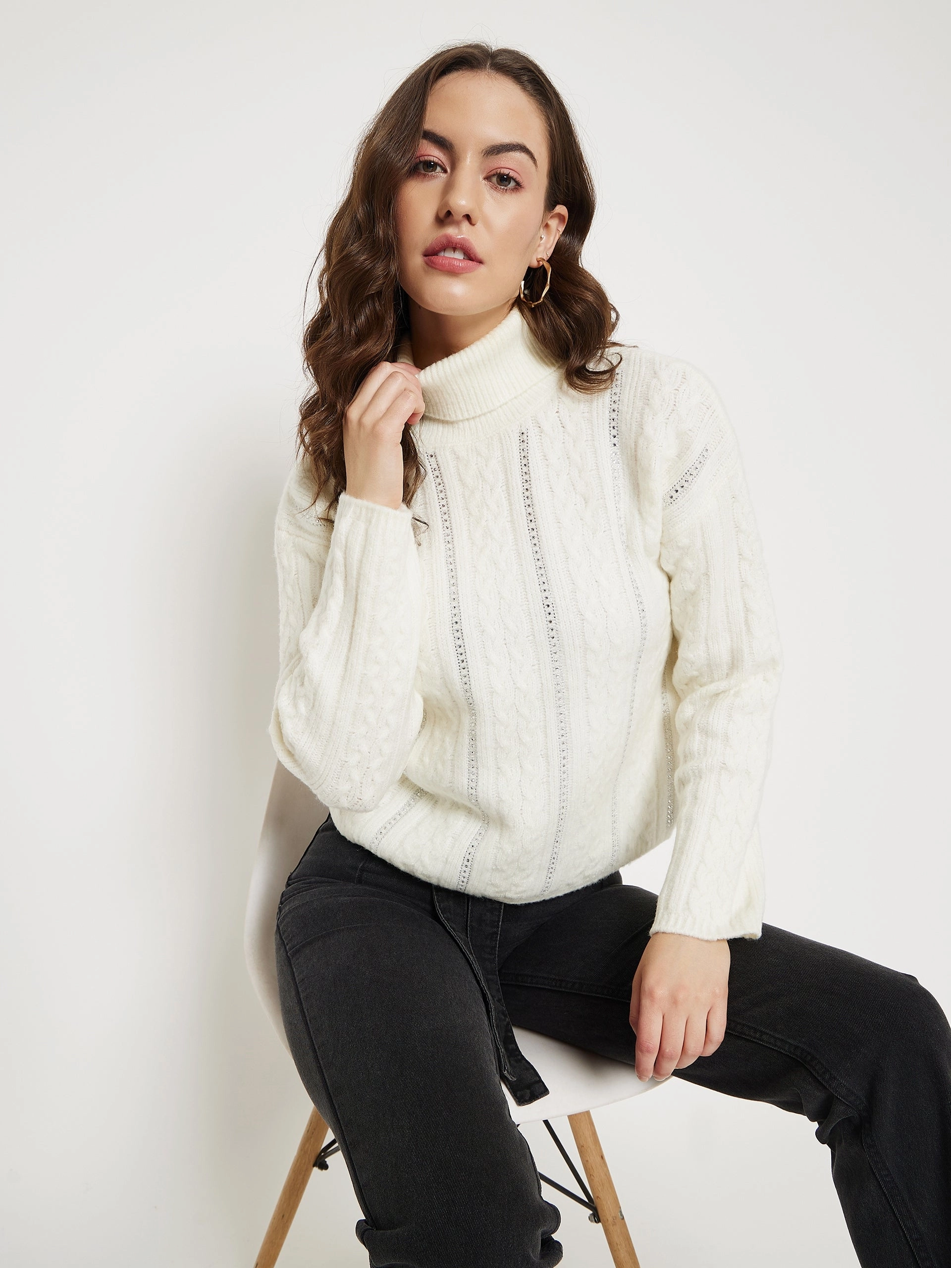 Madame Off white Sweater Casual Wear Fit