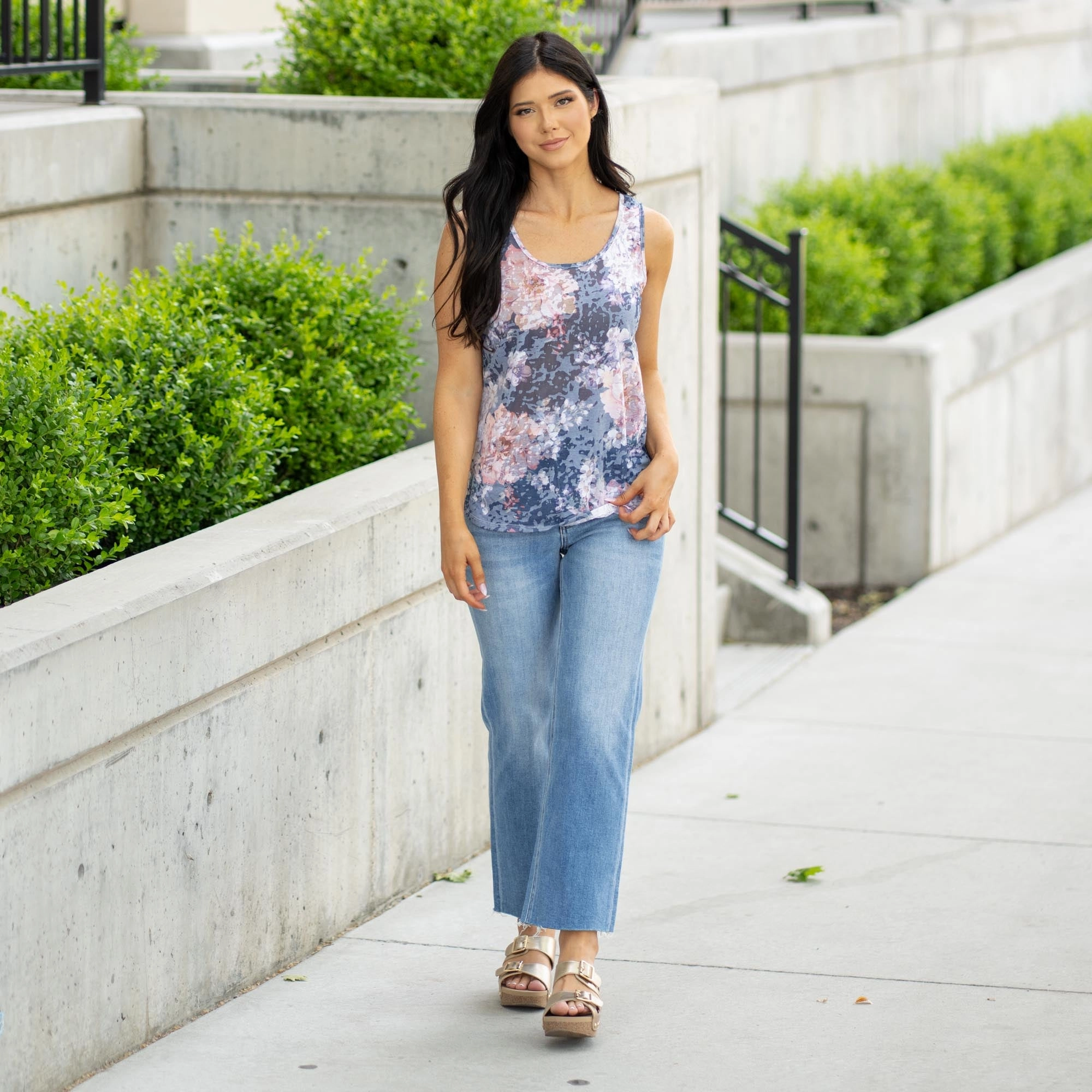 Trendy Comfort Fit Floral Print Burnout Sleeveless Top