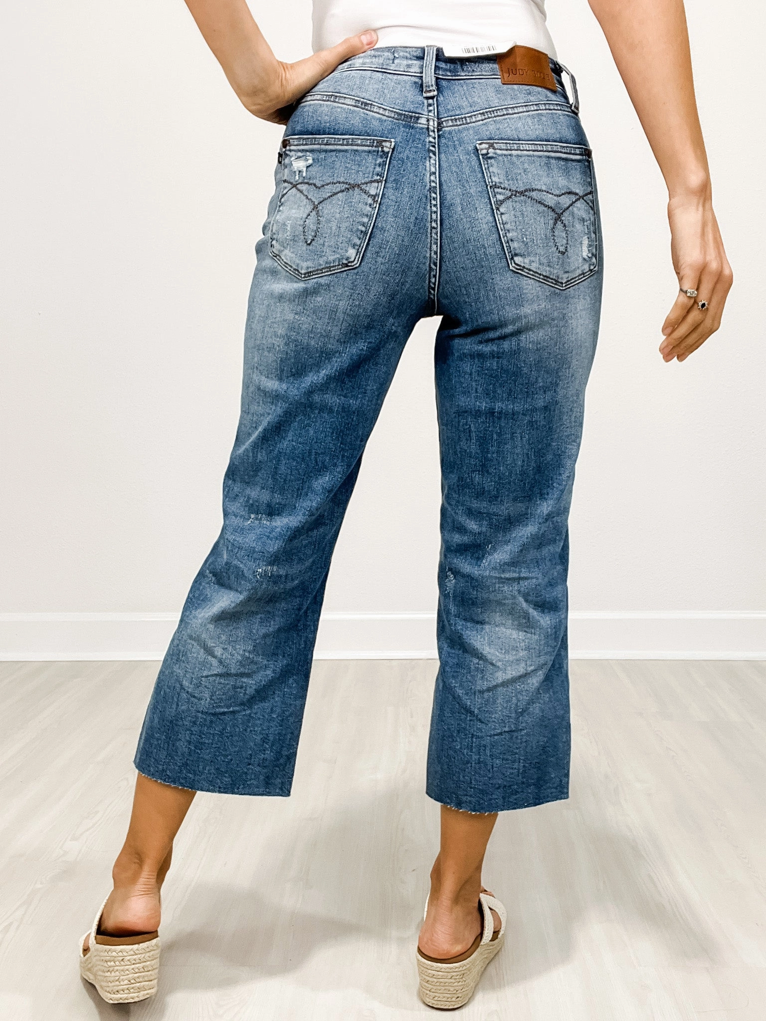 Judy Blue DELLA High-Waist Distressed Wide Leg Crop Jeans Street Approved