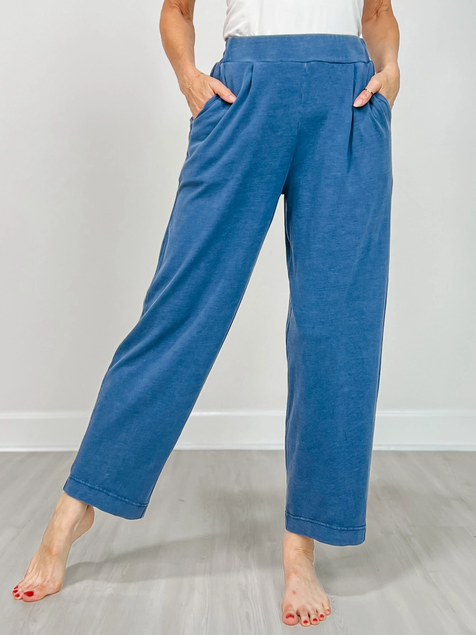 ComfortFit Mineral Washed Pleated Cocoon Pant in Azure Blue