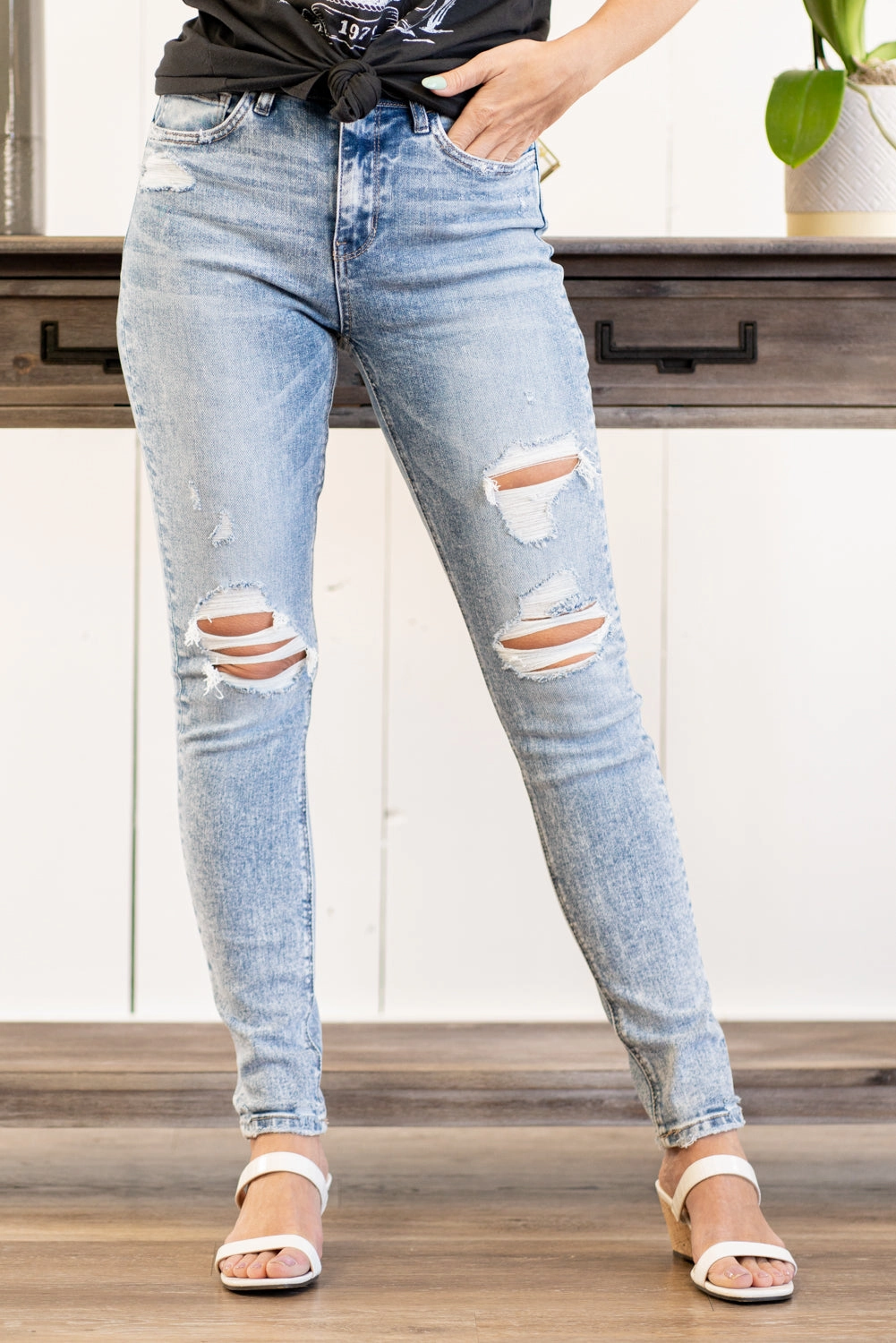Comfy Waist No Fuss Wear Dark Age High Rise Ripped Knee Skinny
