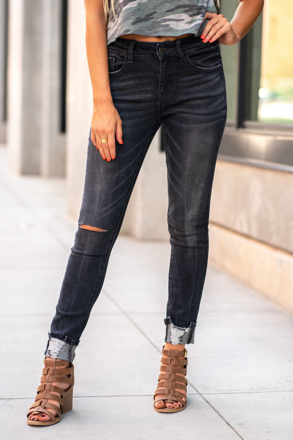 Weekend Style Casual Parent Style Outfit Vibe Mid Rise Distressed Skinny
