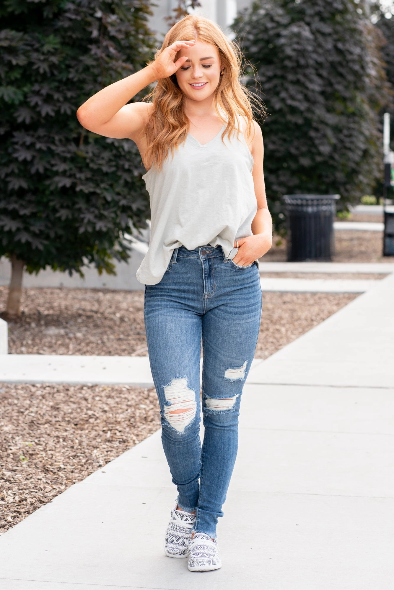 Family Style Minimalist Style Date Night 32" Inseam High Rise Fray Hem Skinny