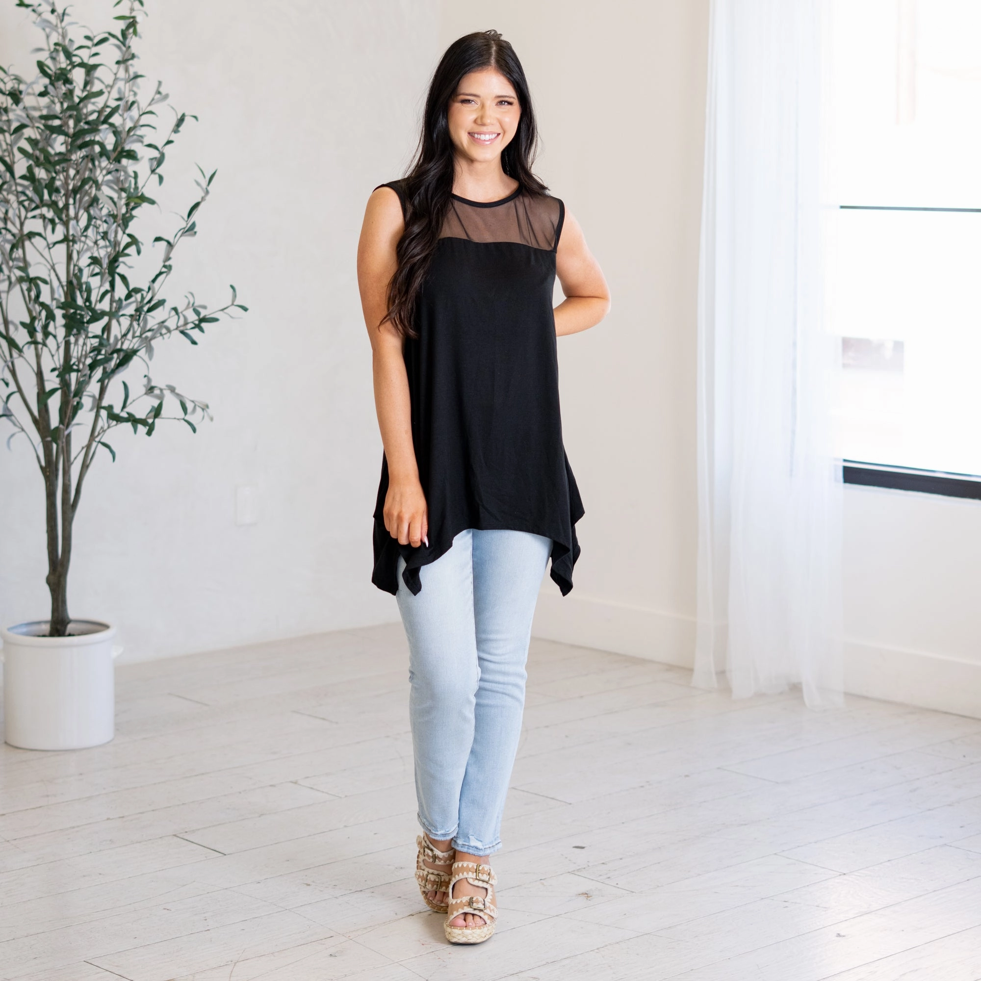 Mesh Flowy Top Multi Functional Pockets Snag Free Surface