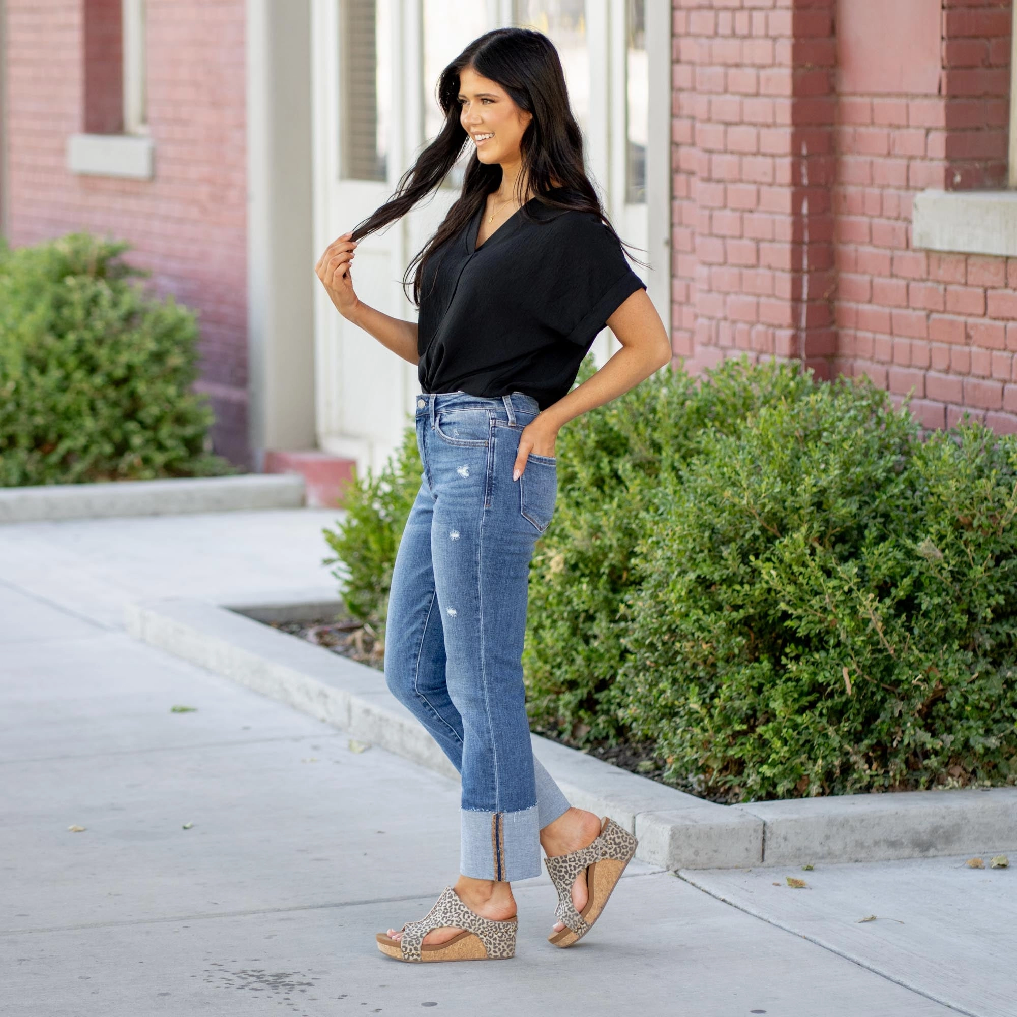 Everyday Fashion Lover Elegant Formal VERVET Blissful Reflections High Rise Cuffed Crop Straight Jeans Medium Blue