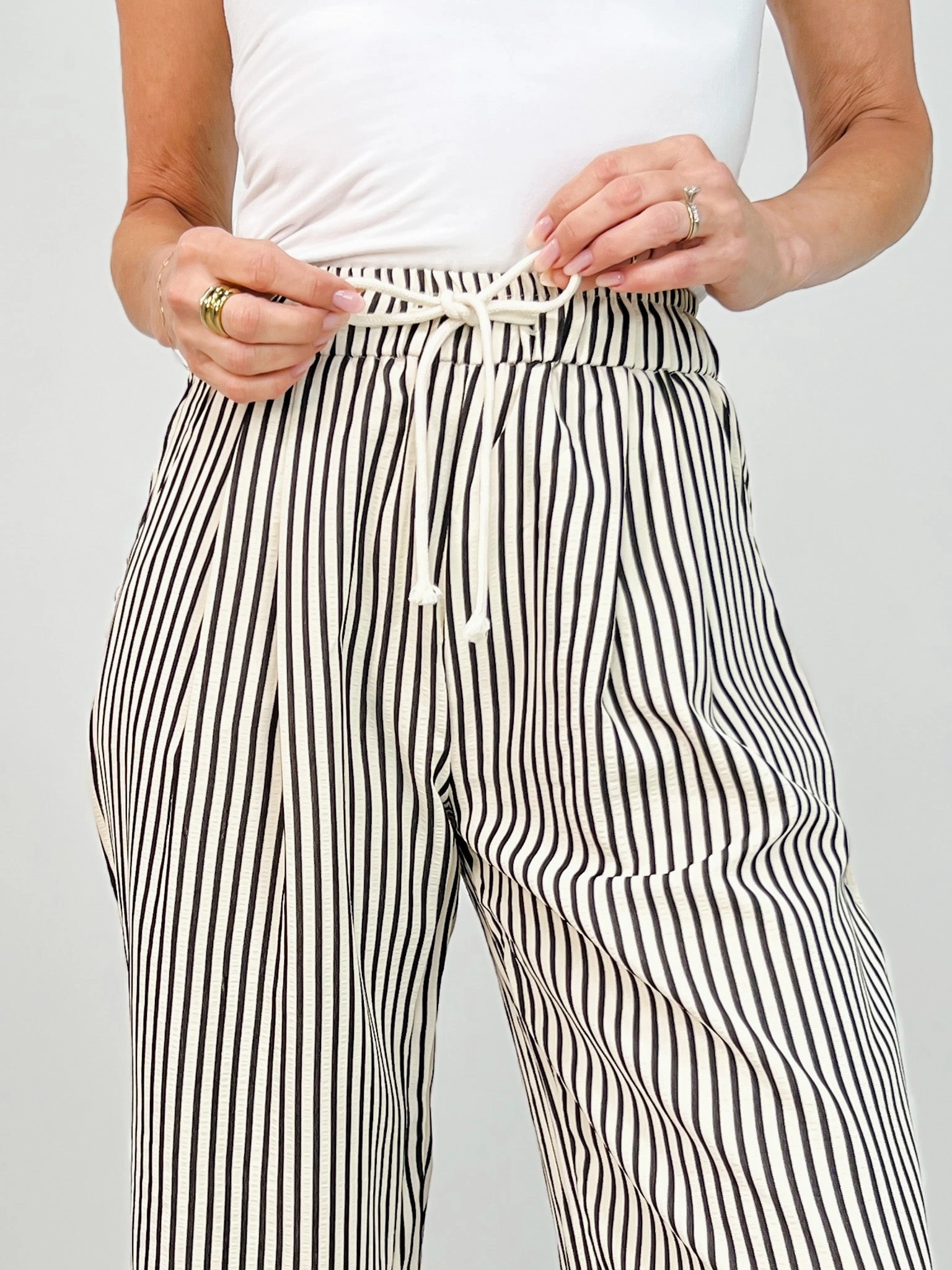 Elastic Waist Tie Stripe Wide Fit Pants Modern Fit Quick Release Buckle