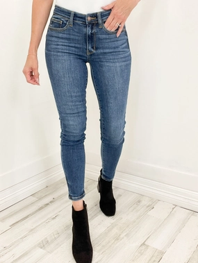 Reinforced Stitching Judy Blue "Bethany" Mid-Rise Skinny Jean