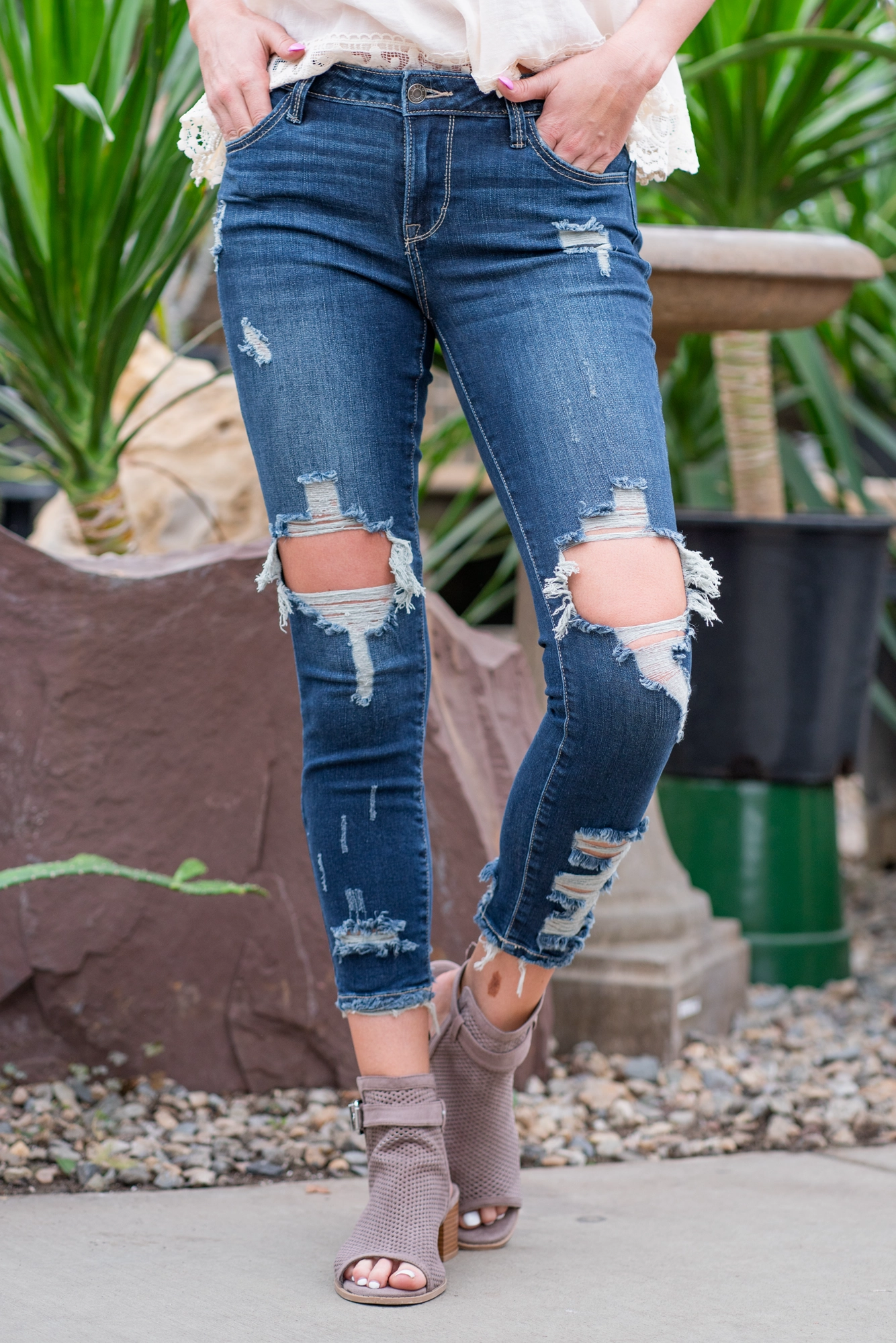 Teen Outfit Outdoor Adventure Sunny Vibes Holly Springs Mid Rise Ankle Skinny