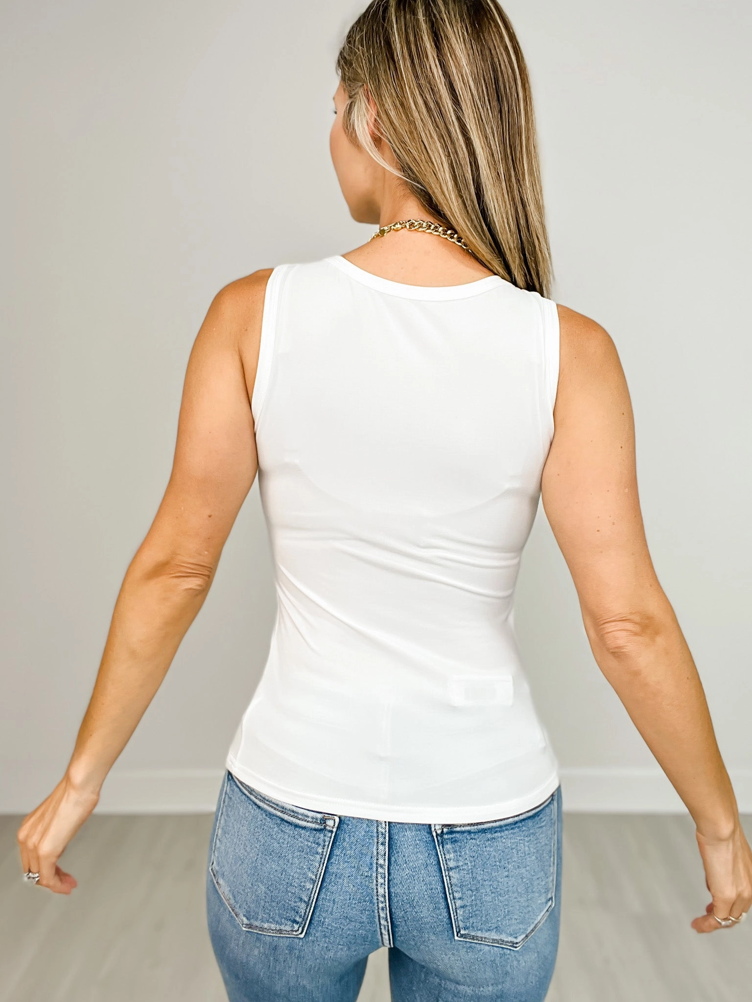 Casual Pullover Structured Shoulder Solid Floral Embellished Tank Top