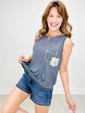 ButtonlessClosure Round Neck Sleeveless Front Pocket Solid Knit Top