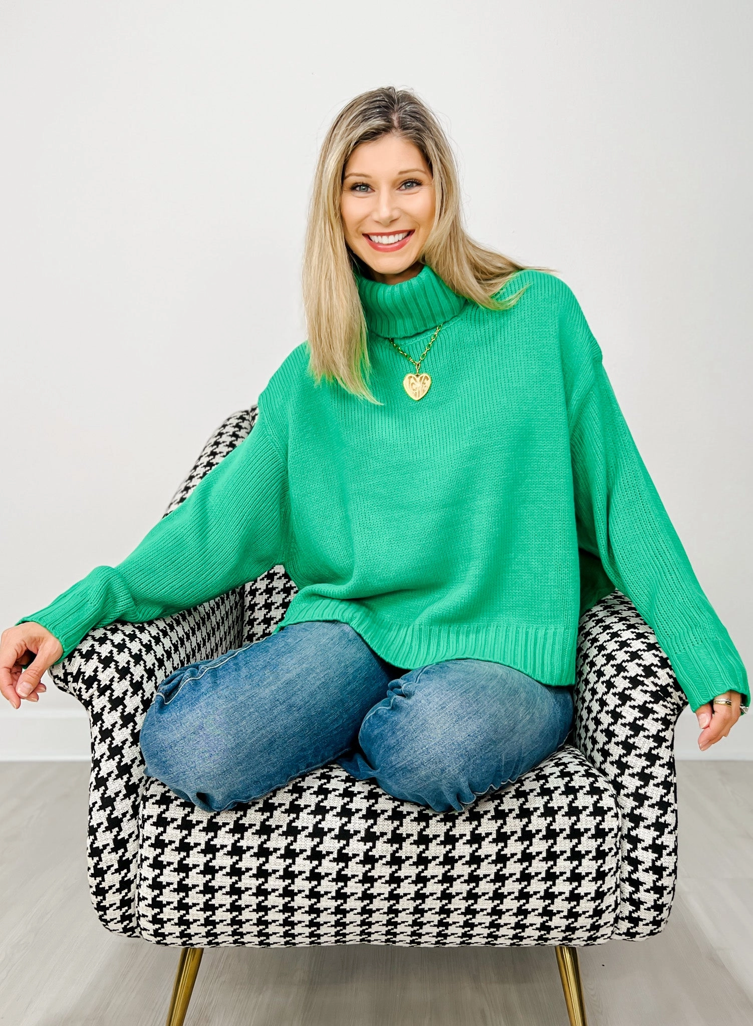 Light Knitwear Soft Fabric Look Solid High Neck Long Sleeve Loose Fit Knit Sweater