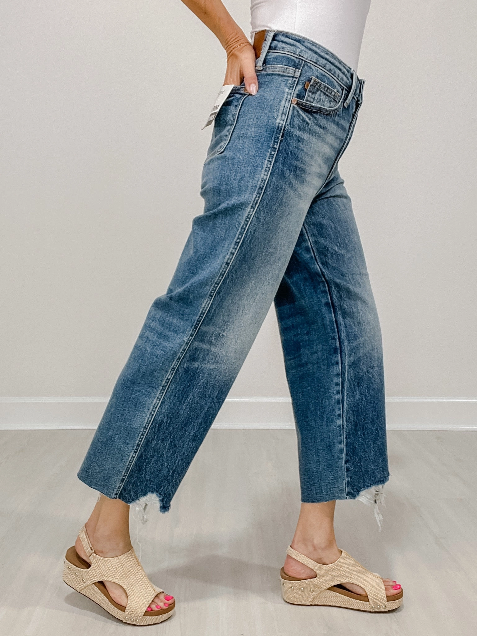 Sunny Vibes Office Wear Textured Party Look Soft Judy Blue QUEEN OF THE CROP Hi-Waist Cropped Jeans