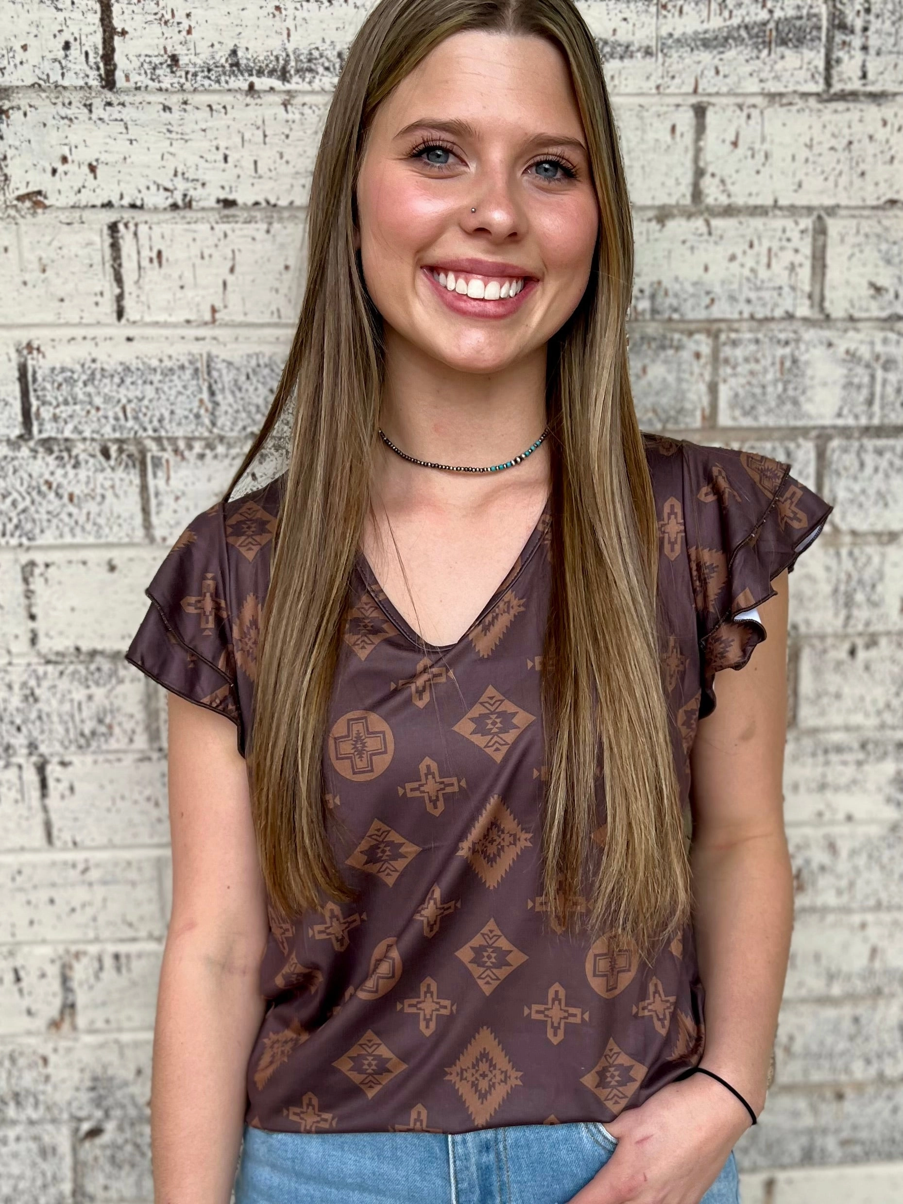 PLUS Beverly Hills Top Hydrophobic Threadwork V Neck Design