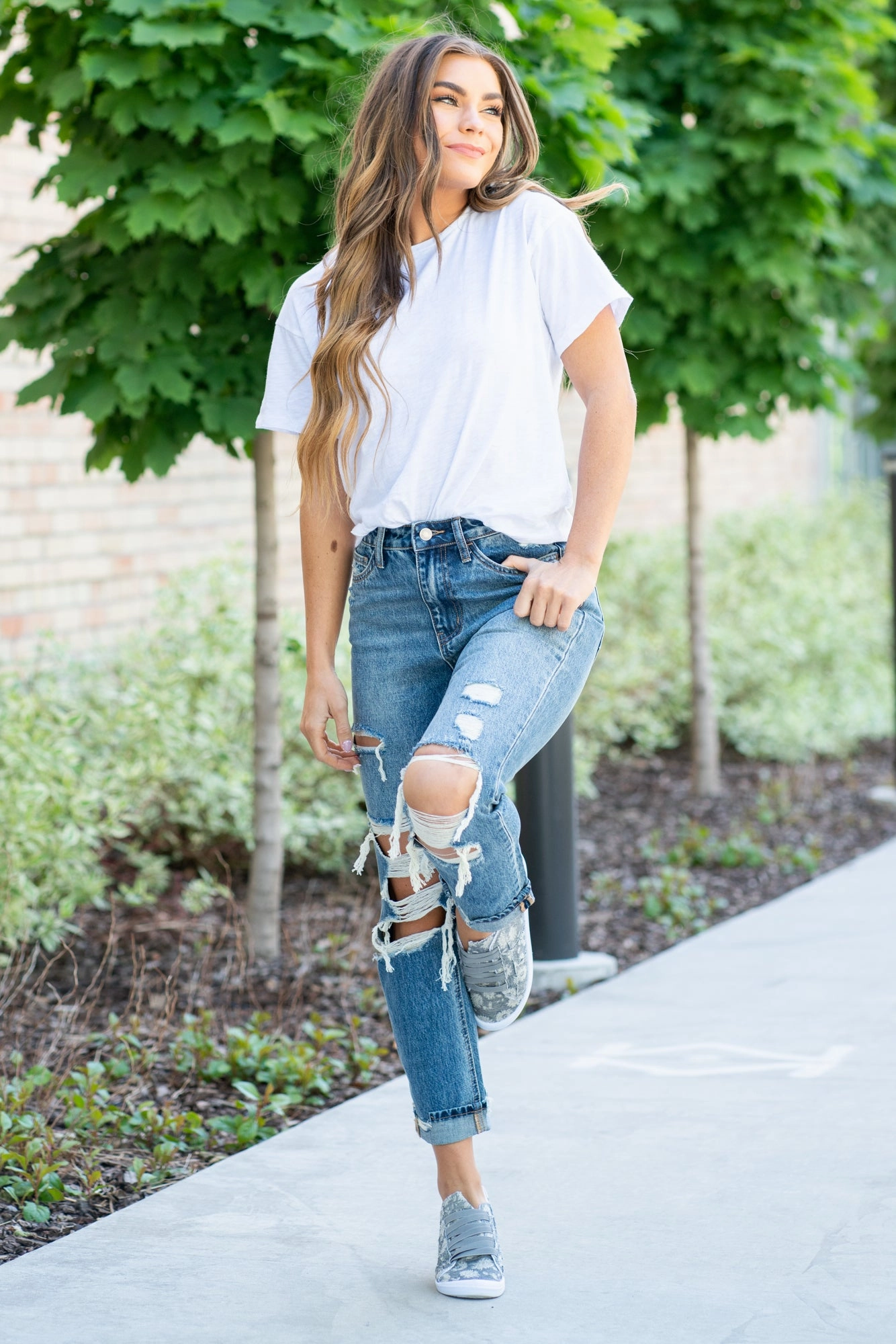 Hart Distressed Mom Jeans Comfy Wear Stretch Minimalist