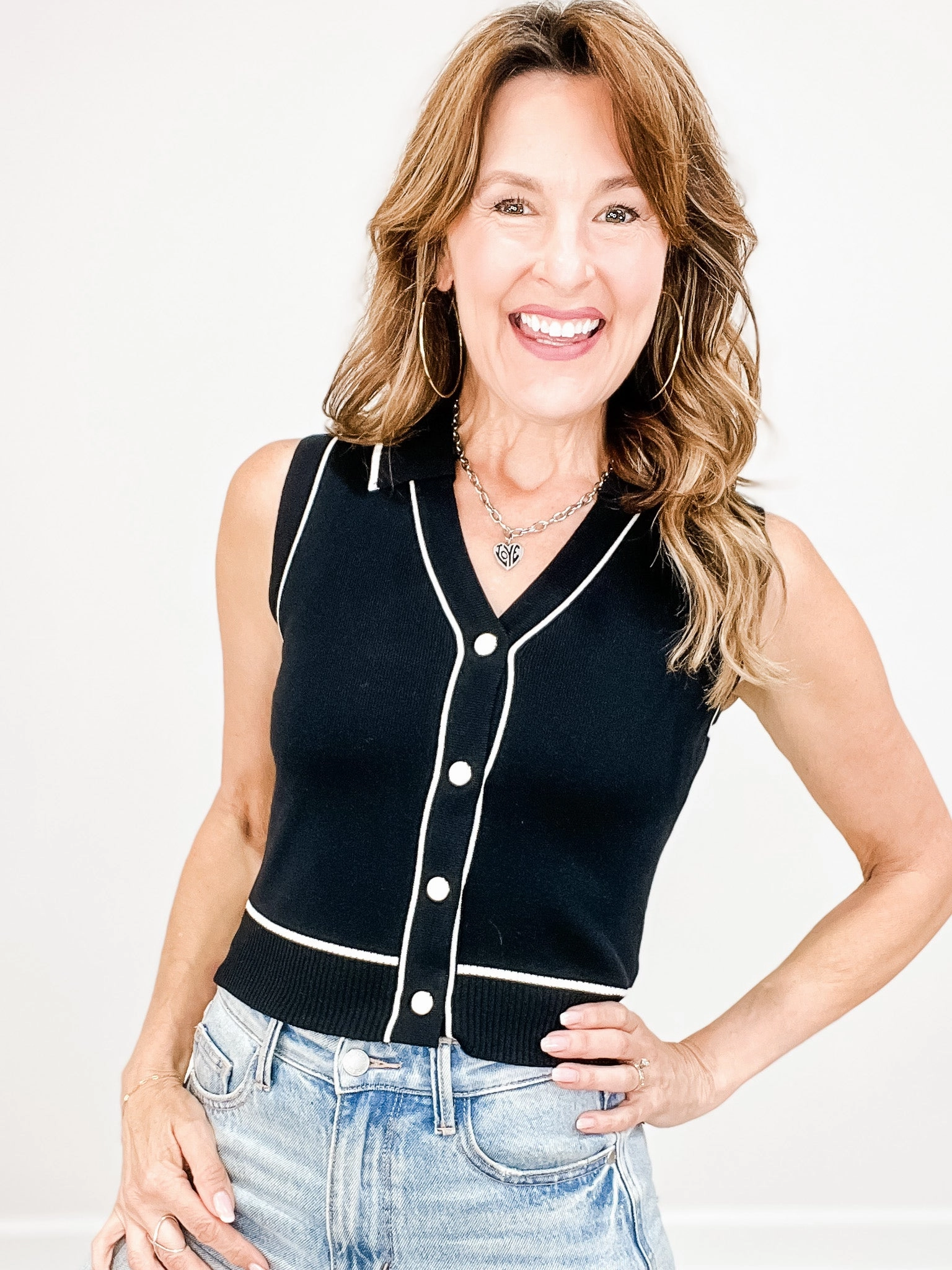 Chic Ribbed Button-Down Front Sweater Vest Top Architectural Tailoring Breathable mesh panel