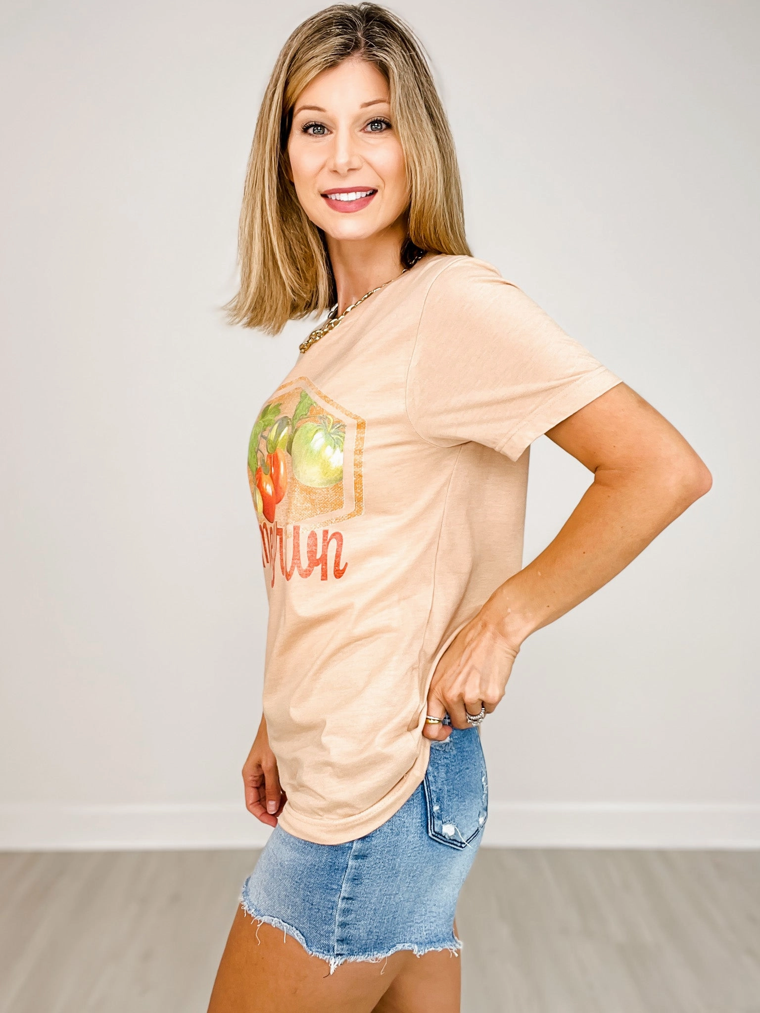 BrushedInnerSurface FourWay Stretch Homegrown Tomatoes Graphic Tee