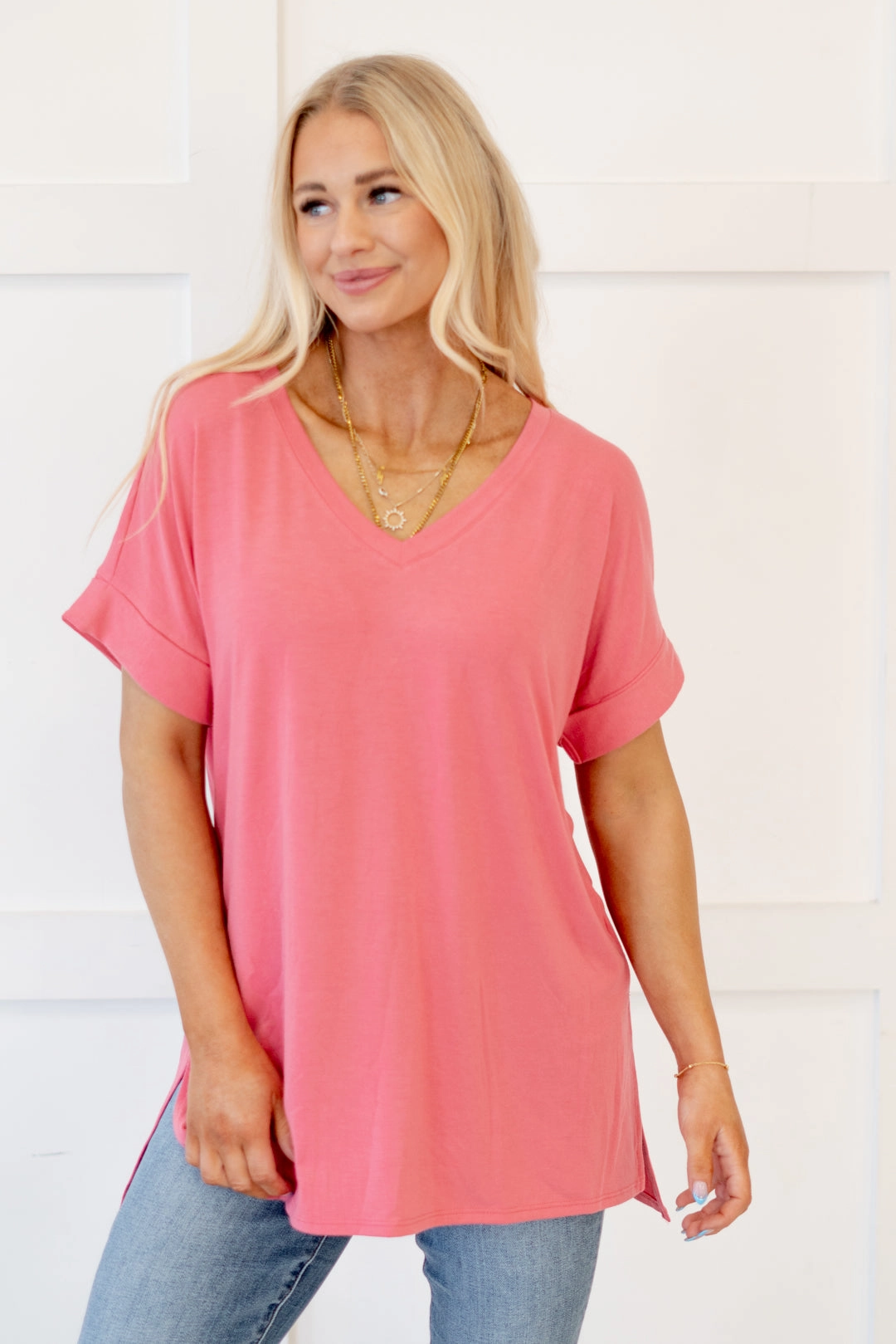Outdoor Outfit Style Hot mama tee! High Low Hem V Neck Top T-Shirt