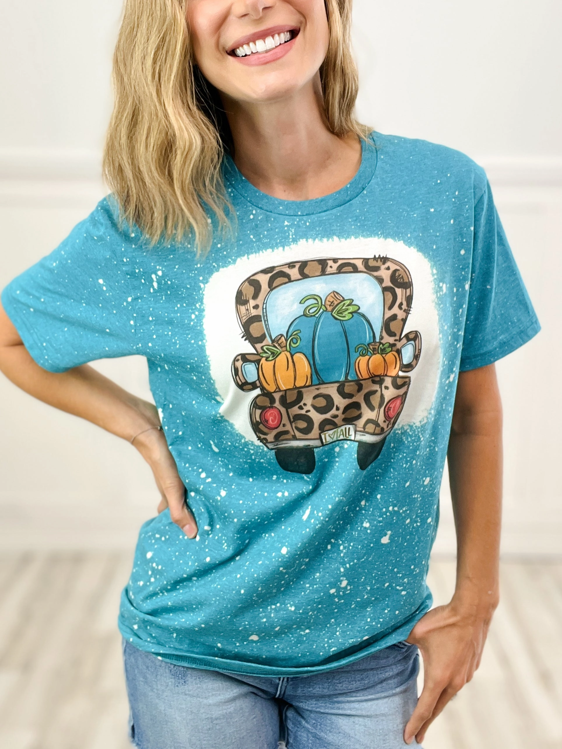 Reinforced Neckline Textured Weave I Love Fall License Plate Bleached Graphic Tee