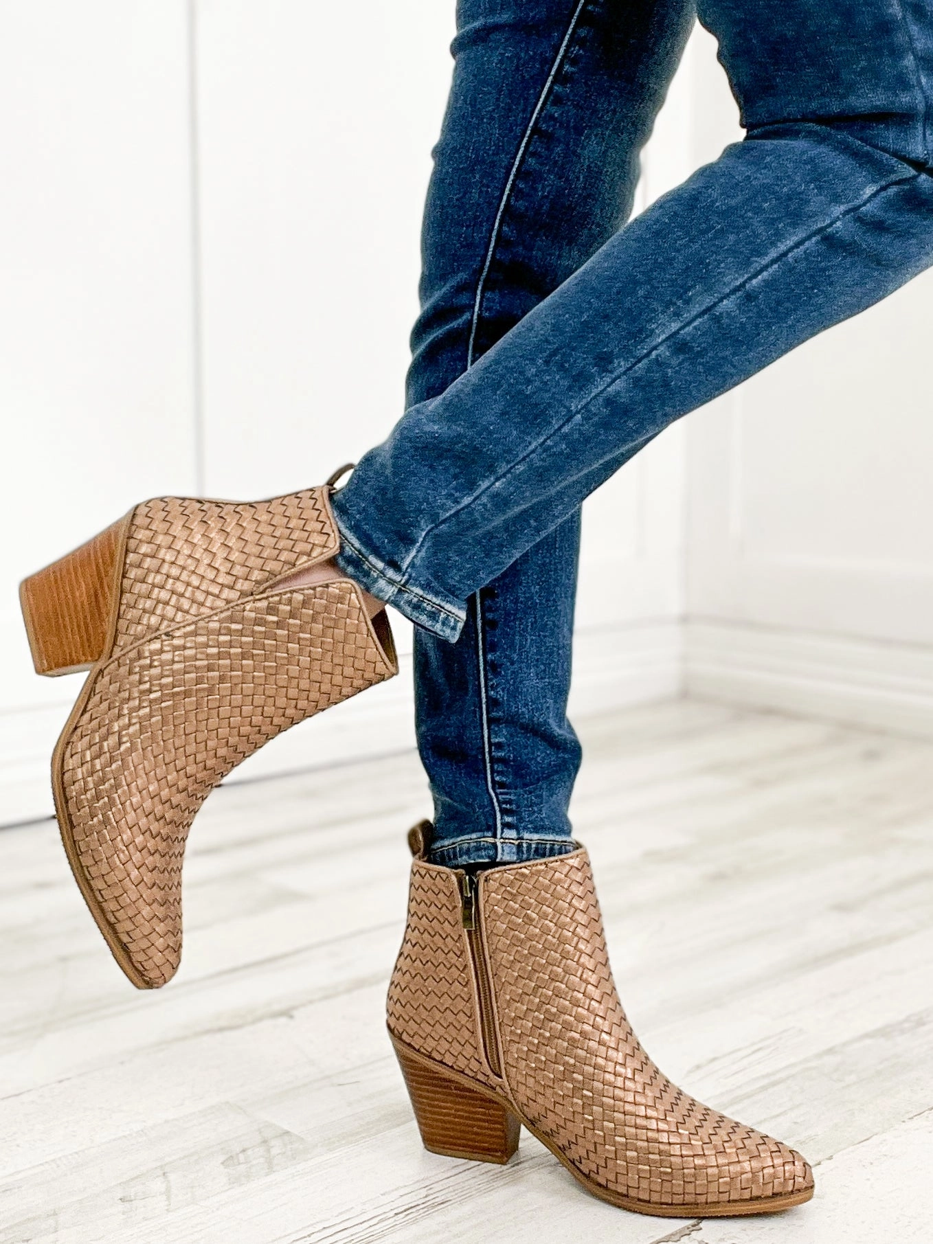 Versatile Weekend Style Matching Basic Judy Blue LITTLE MISS SUNSHINE Mid-Rise Thermal Skinny Jeans