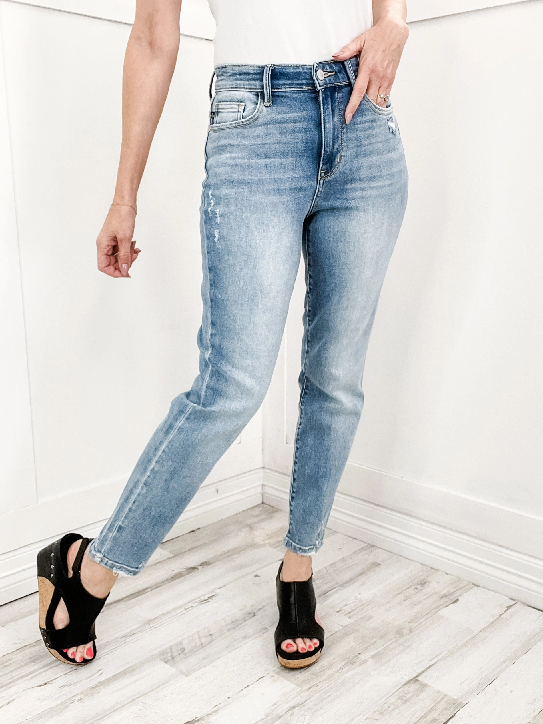 Breathable Brunch Outfit Lightweight Morning Stroll Durable Judy Blue "Kasey" Hi-Waist Destroy & Back Hem Dart Slim Denim Jeans