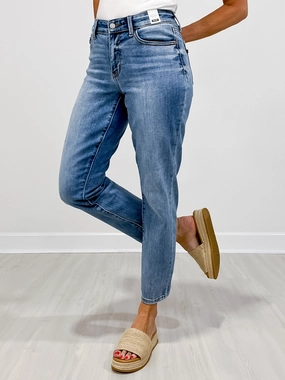 Clean Lines Travel Outfit Music Event Judy Blue SAYLOR Mid-Rise Slim Fit w/Cell Phone Pocket Jeans