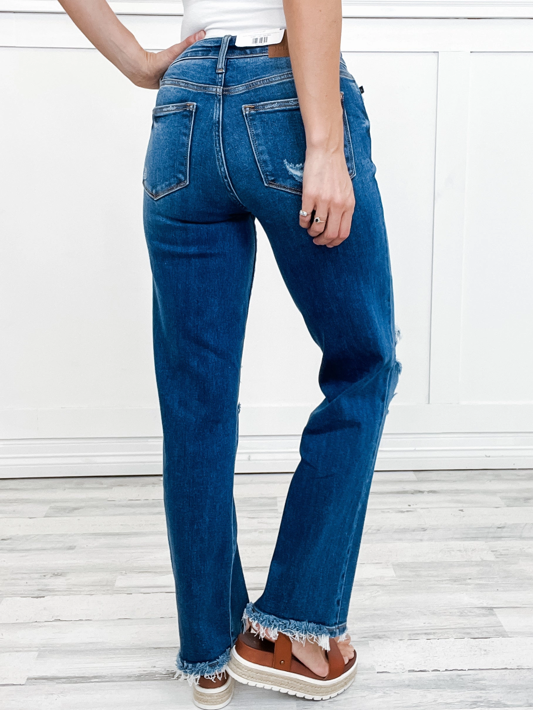 Judy Blue WEEKEND VIBES Mid-Rise Straight Leg Distressed Dad Jean Home Comfort Autumn Days Elegant