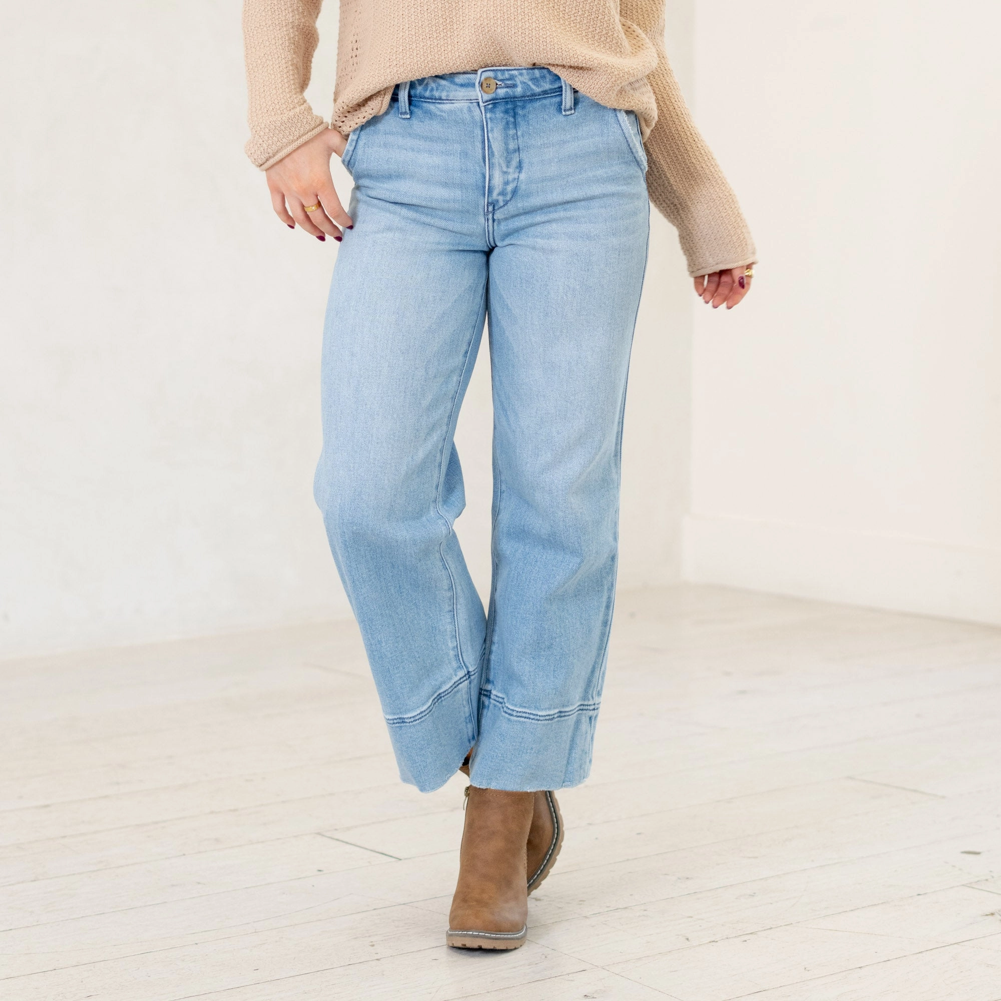 KanCan Darla High Rise Cropped Wide Leg Jeans Medium Blue Wash Universal Fit Sizing