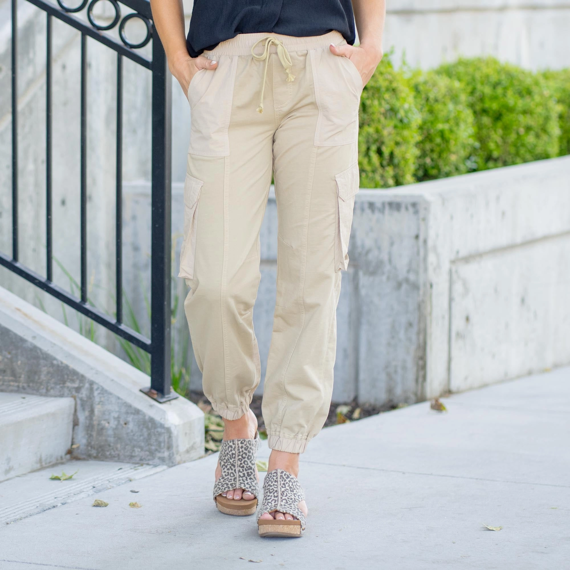 KanCan Jacie High Rise Color Block Knit Joggers ?C Tan Drawstring Waist Premium Look