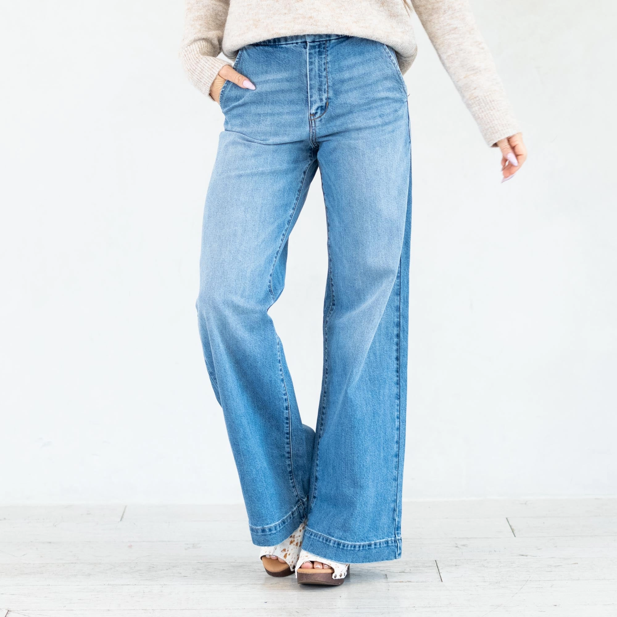 Softened Lining KanCan Marnie Ultra High Rise Wide Leg Trousers Medium Blue Wash