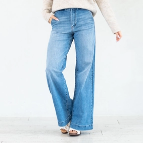 Softened Lining KanCan Marnie Ultra High Rise Wide Leg Trousers Medium Blue Wash