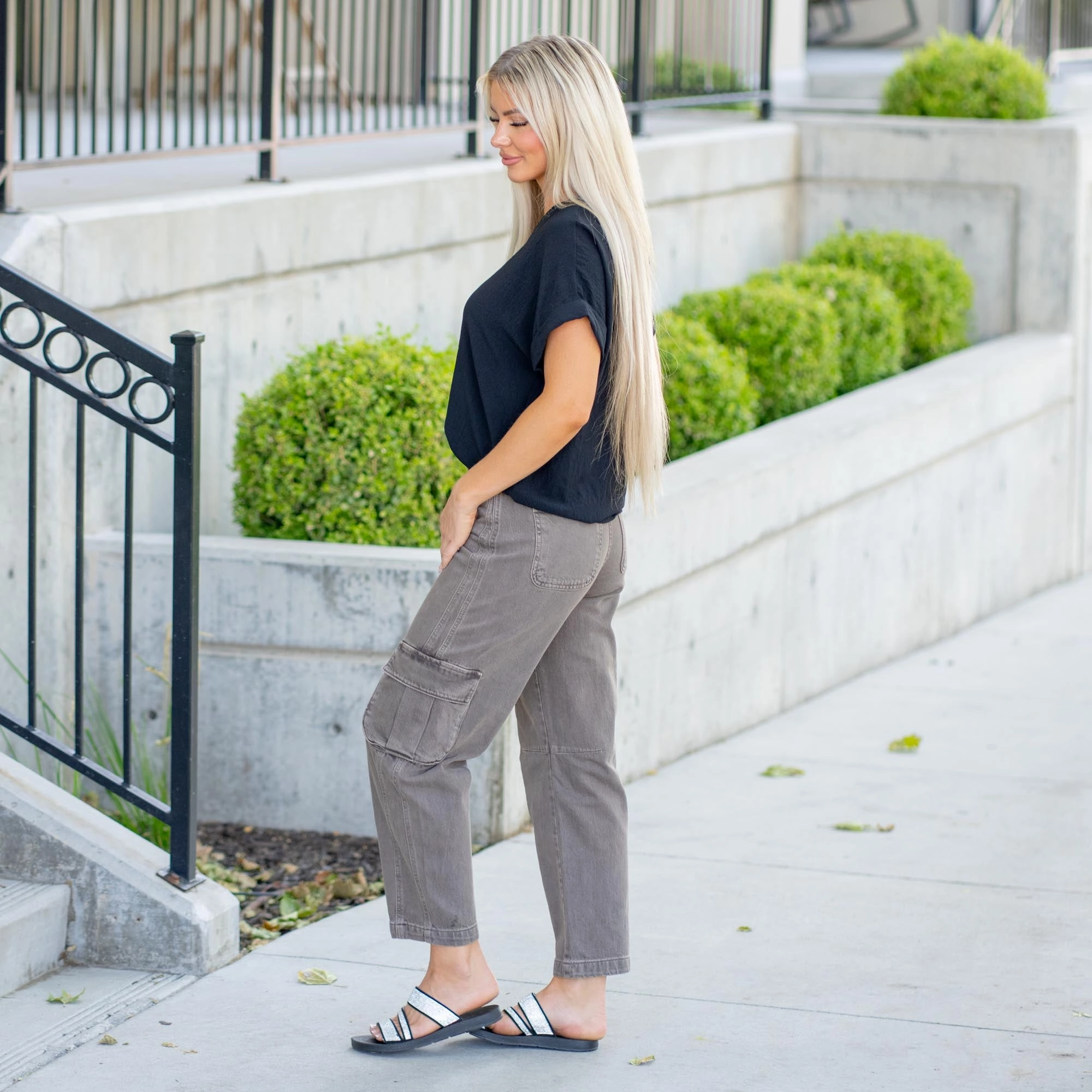 KanCan Vale High Rise Slim Balloon Fit Jeans ?C Mocha Wash, Relaxed Thigh, Five-Pocket Design Subtle Palette Fit And Easy