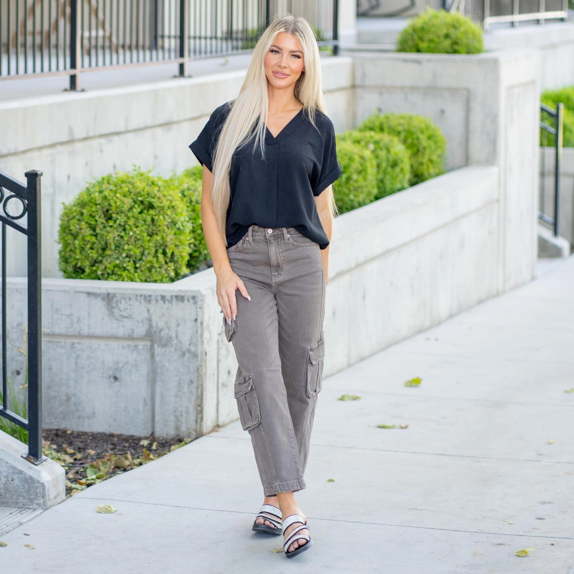 KanCan Vale High Rise Slim Balloon Fit Jeans ?C Mocha Wash, Relaxed Thigh, Five-Pocket Design Relaxed Comfort