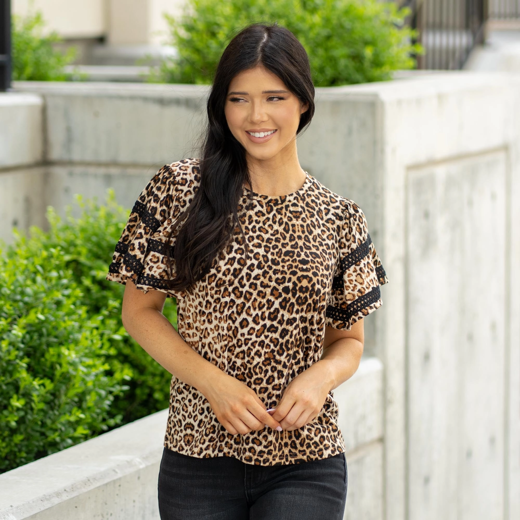 Leopard Jersey Crochet Trim Shrring Sleeves Top Active Layer Relaxed Fit