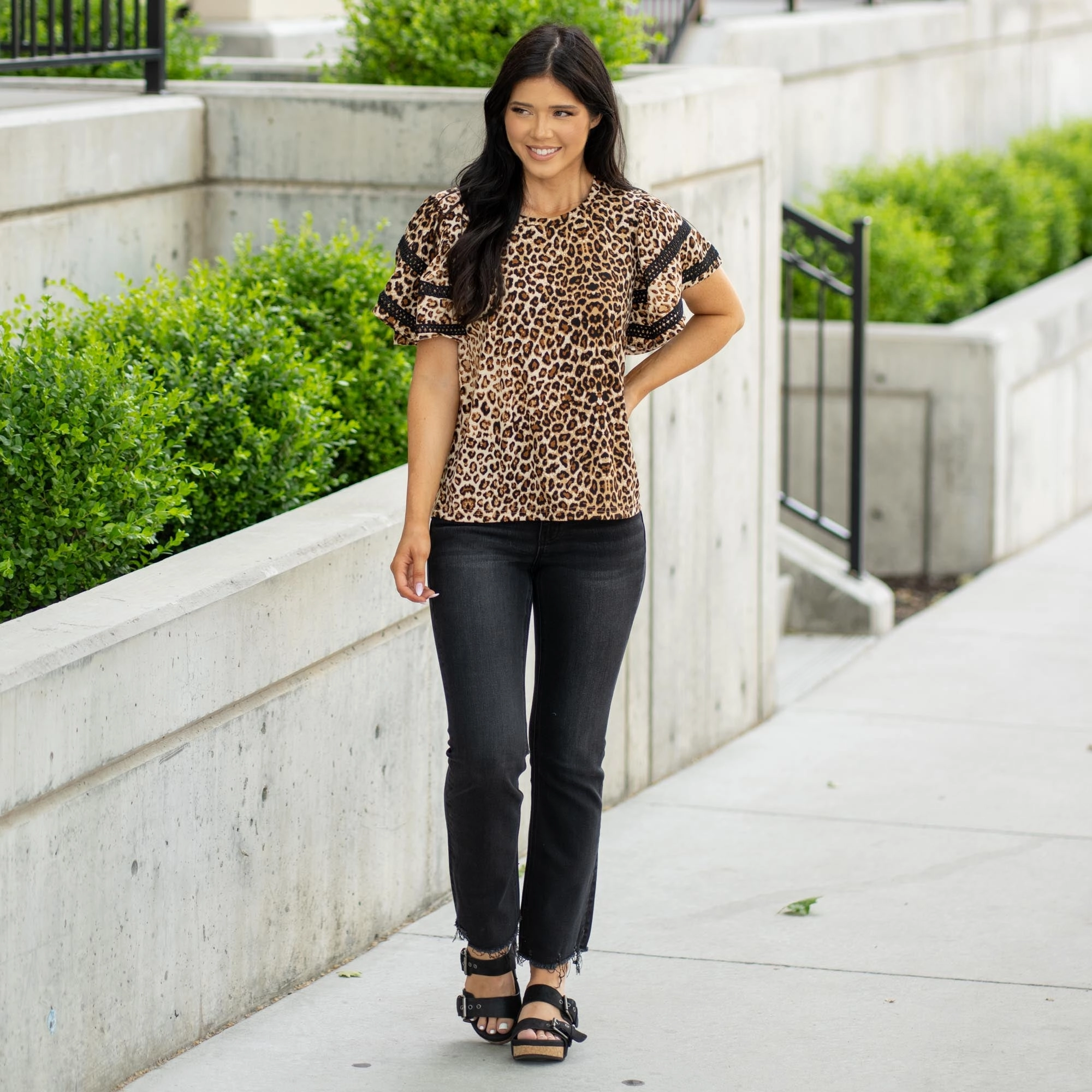 Sustainable fashion Leopard Jersey Crochet Trim Shrring Sleeves Top