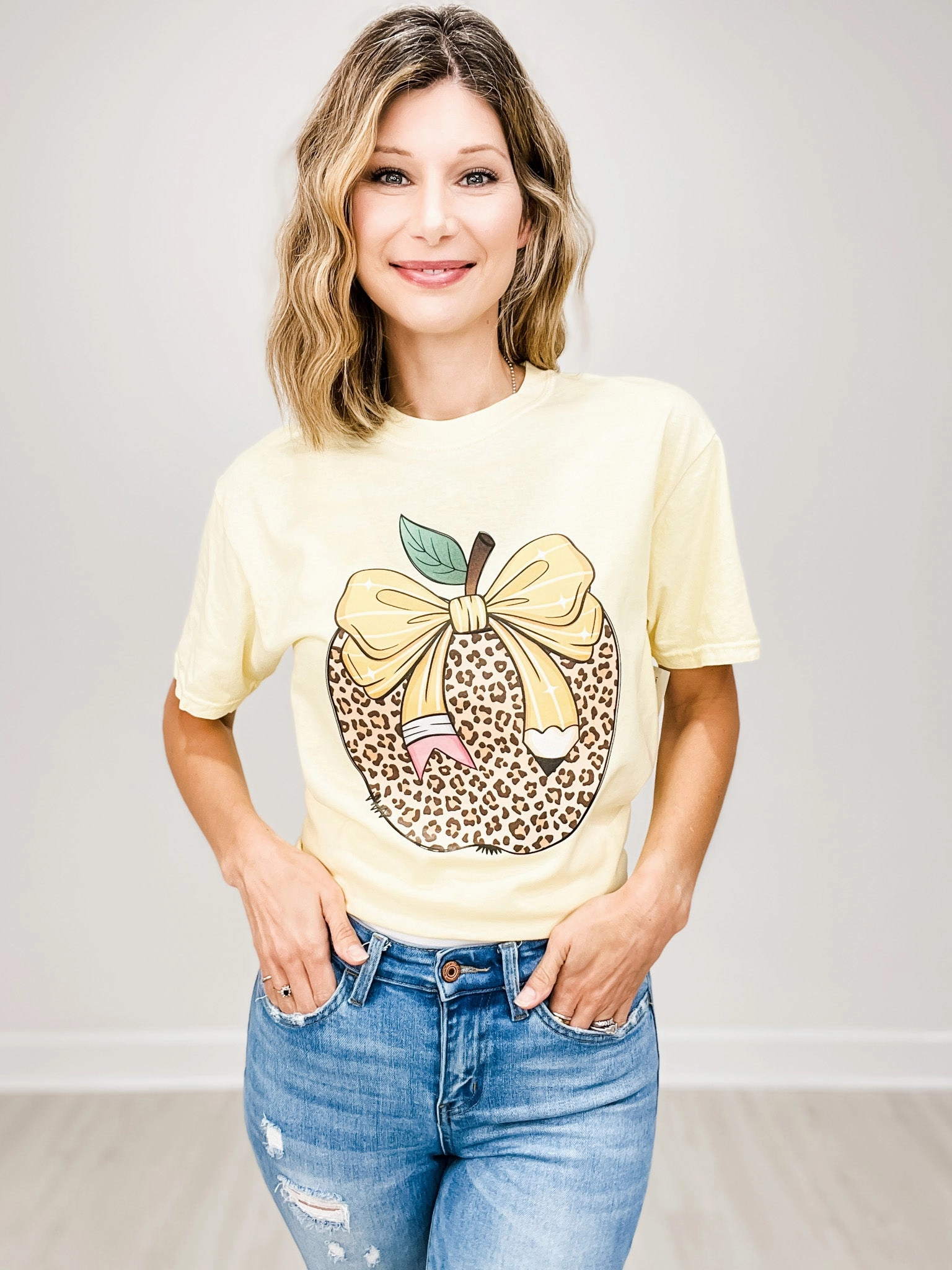 Light Reflective Printing Layered Shoulder Leopard Print Apple Graphic Tee
