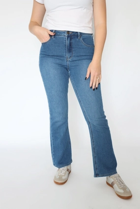 Fast Match Lia Ankle Kick Flare Jean