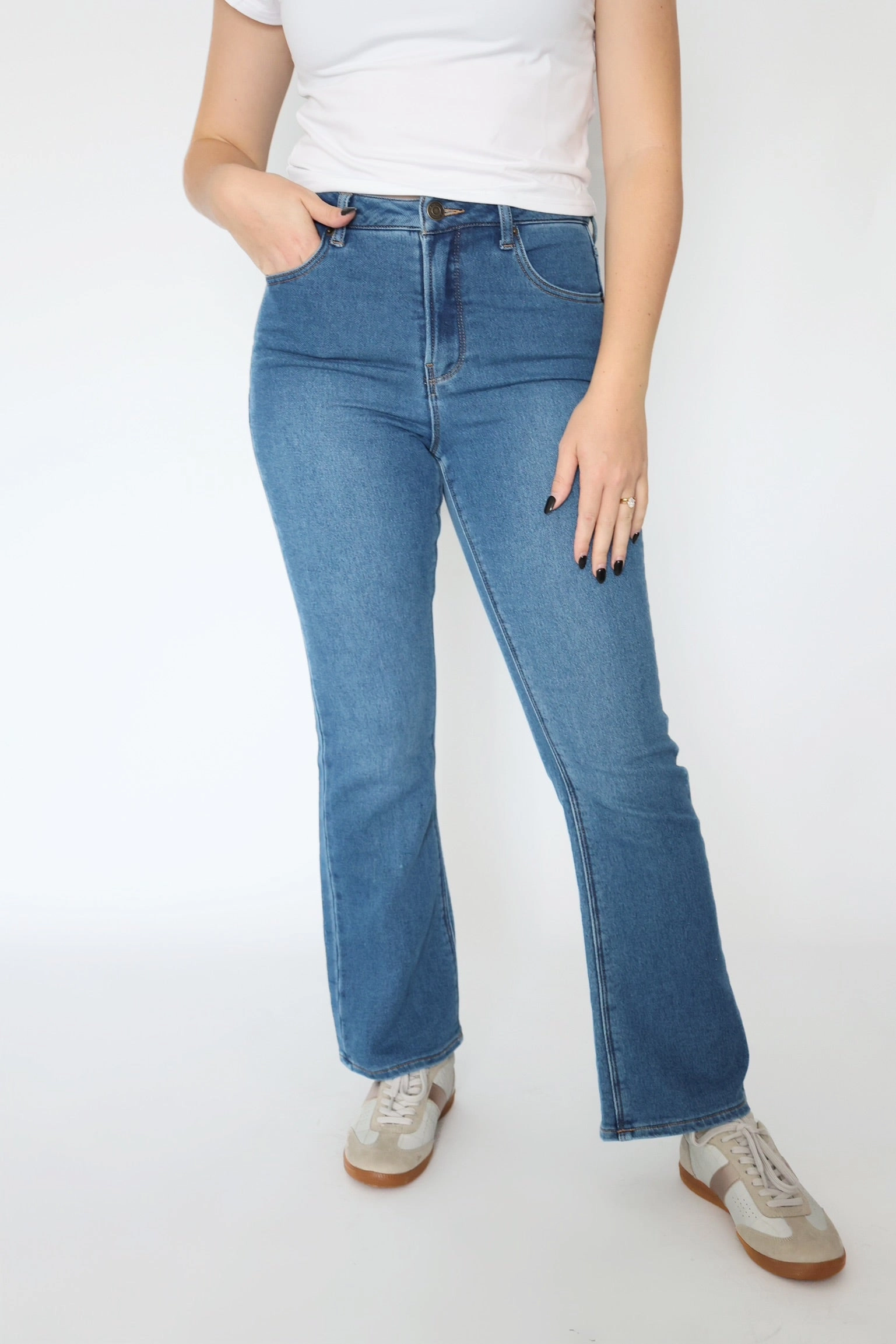 High Rise Lia Ankle Kick Flare Jean