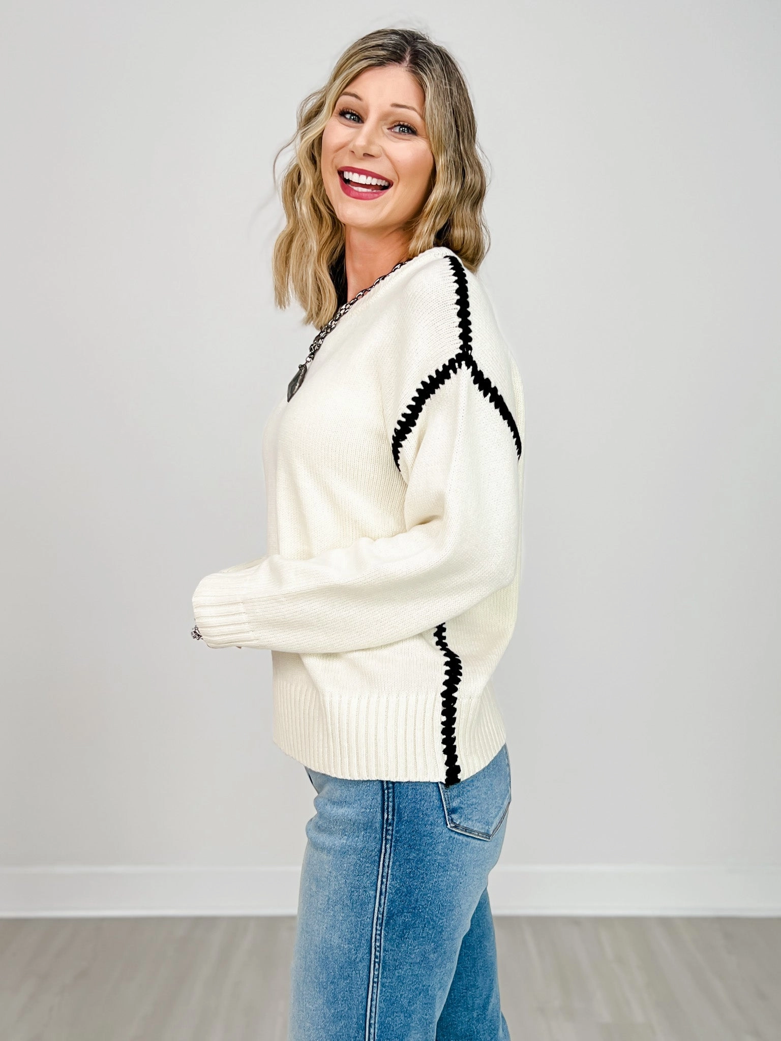Ergonomic Sleeve Design Long Sleeve Sweater with Contrast Stitch Details