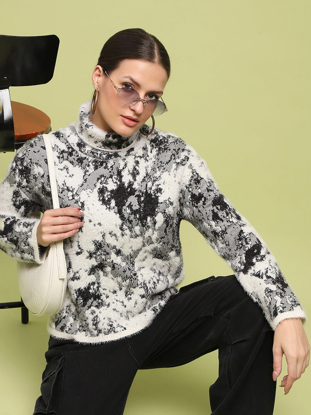 Unisex style Quick Dry Wear Madame Abstract Print Mock Neck Off White Sweater