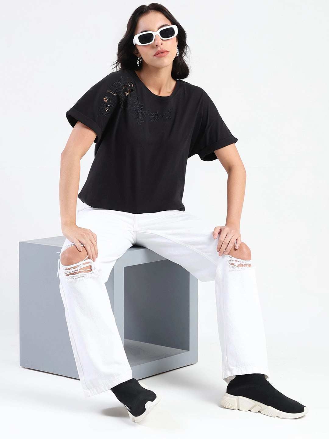 ButtonDownCollar Madame Embroidery Cutwork Detail Solid Black Cotton T-shirt