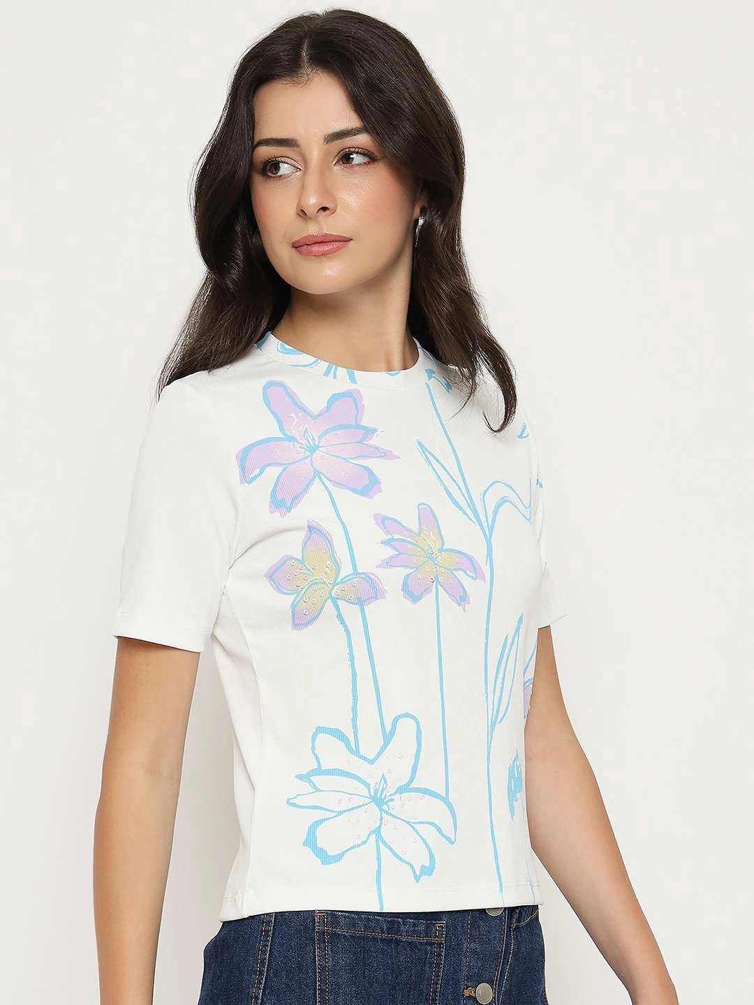 Shrinkage Prevention Treatment RelaxedNeckline Madame Floral Print Sequin Detailed White T-Shirt