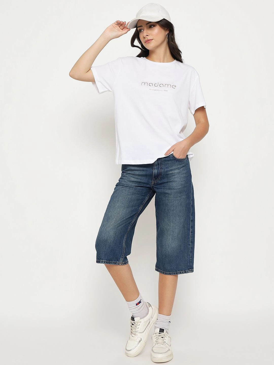 Madame Tyopgraphy Print White Cotton T-shirt Reversible Layering Tech