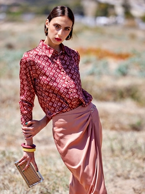 Madame Women Printed Rosewood Shirt Classic Color Versatile Fit