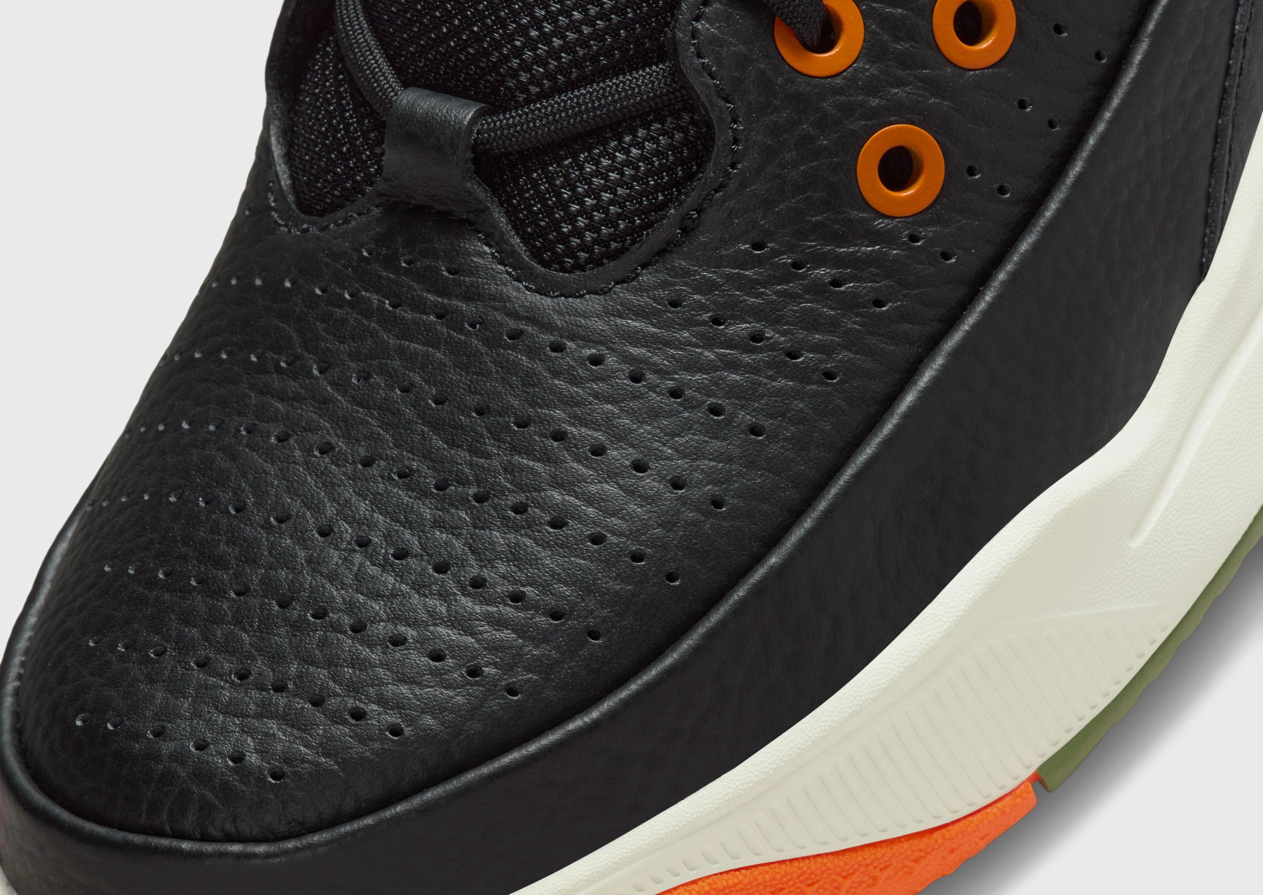 Max Aura 5 SuedeUpper Versatile Fit